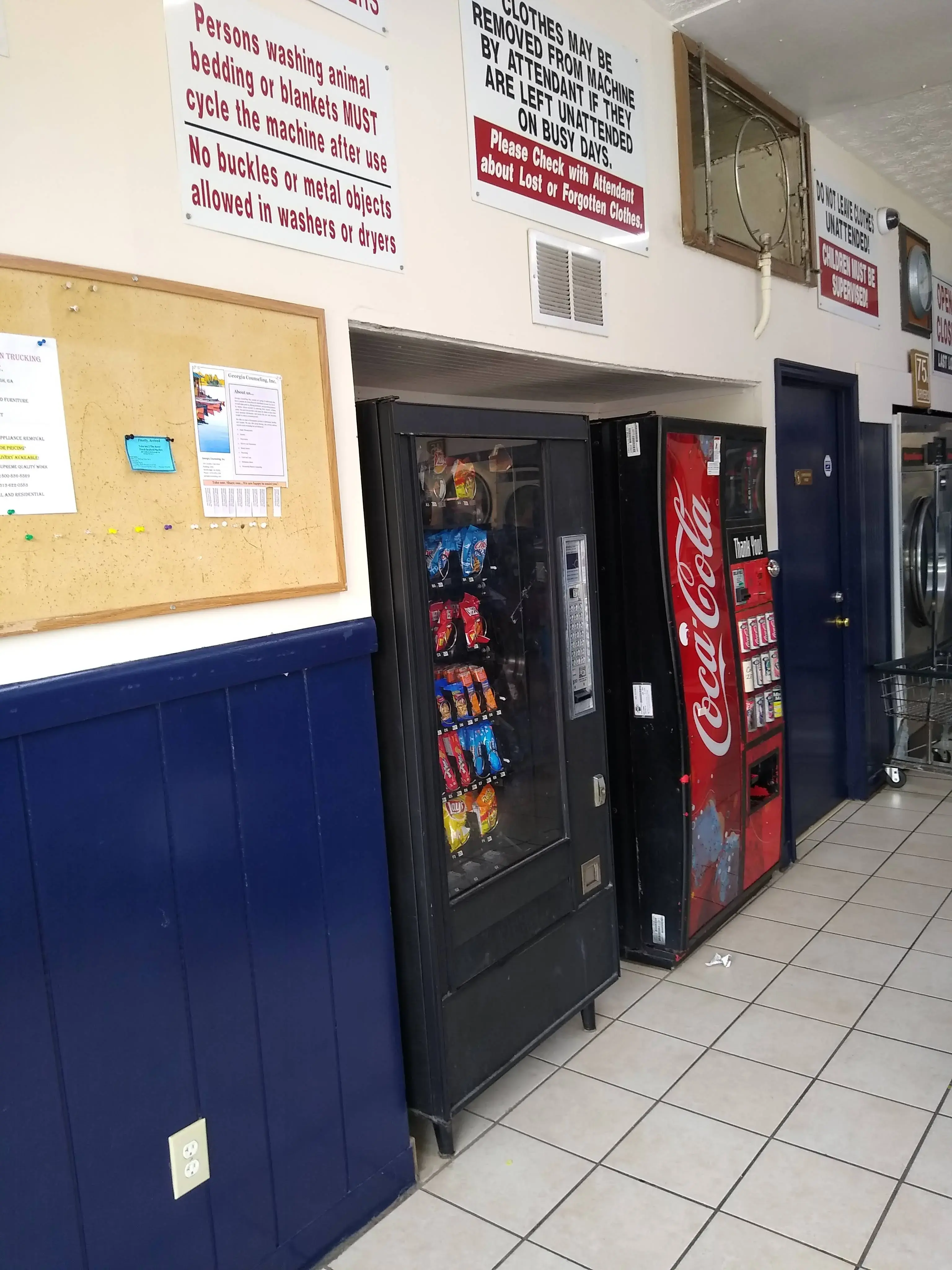 Gulf Breeze Coin Laundry - Image 13