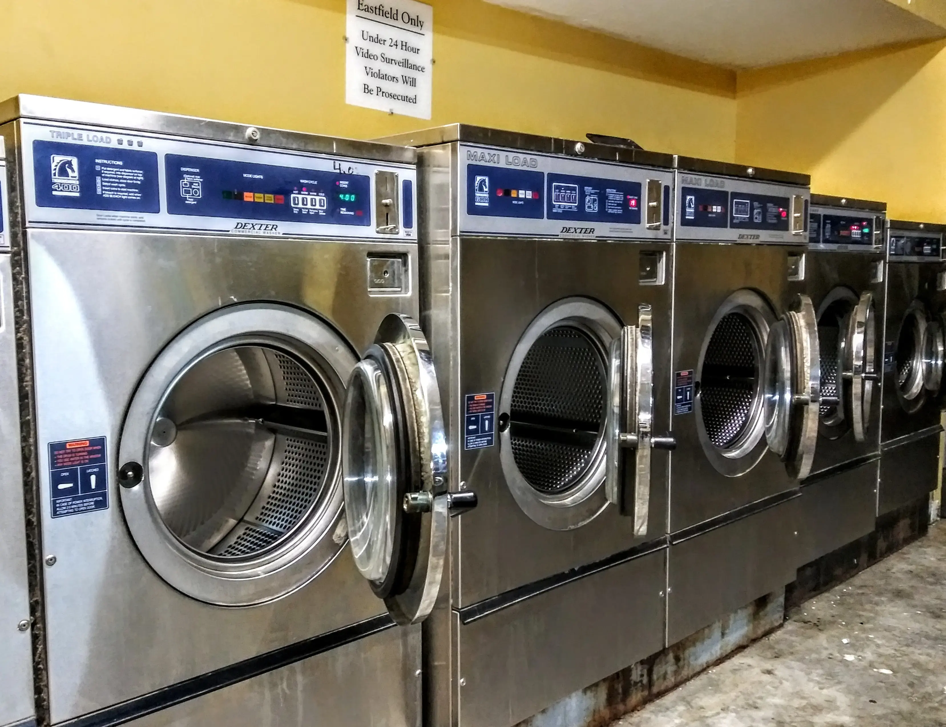 H & H Coin Laundry thumbnail 10