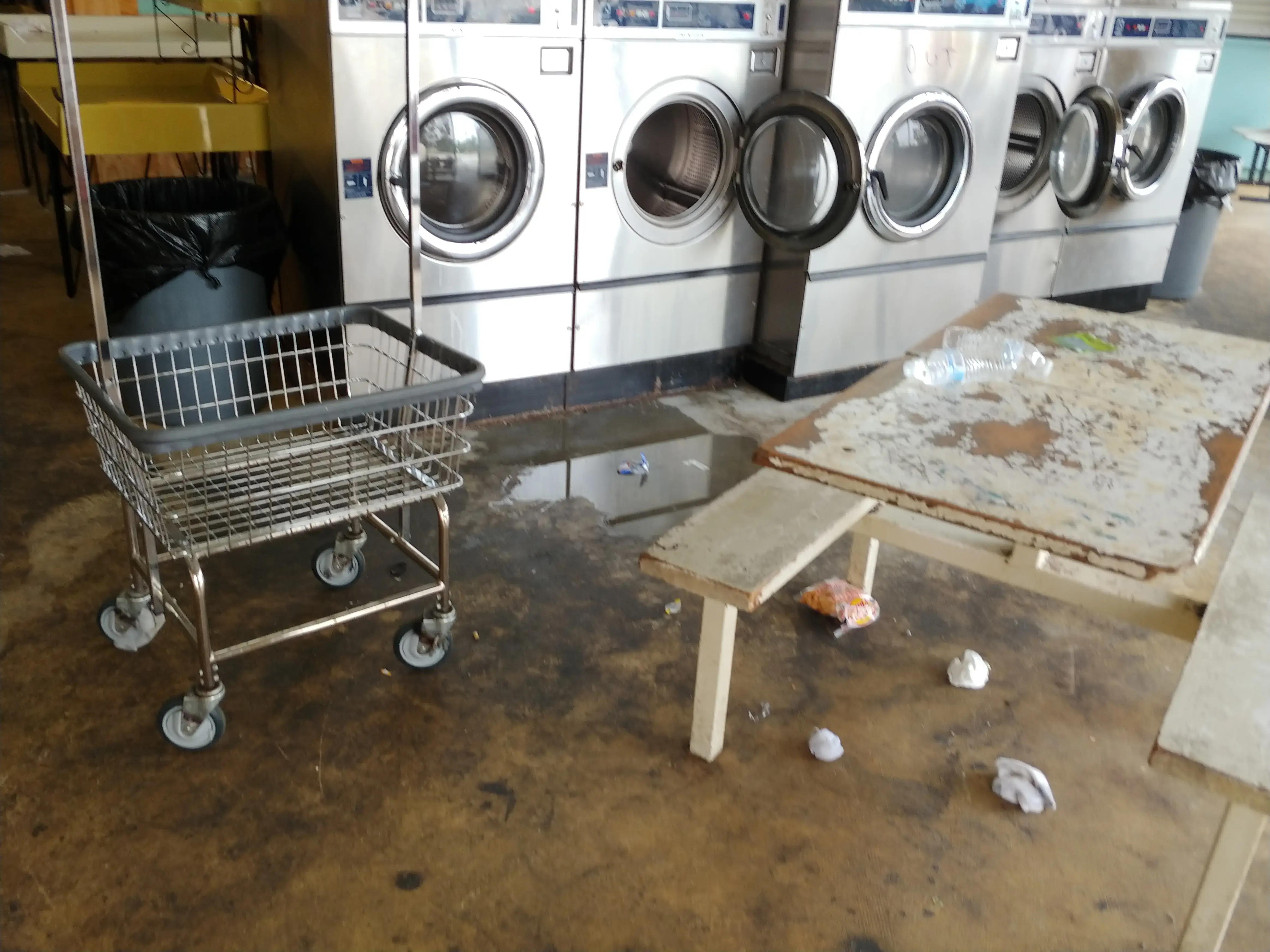 H & H Coin Laundry thumbnail 11