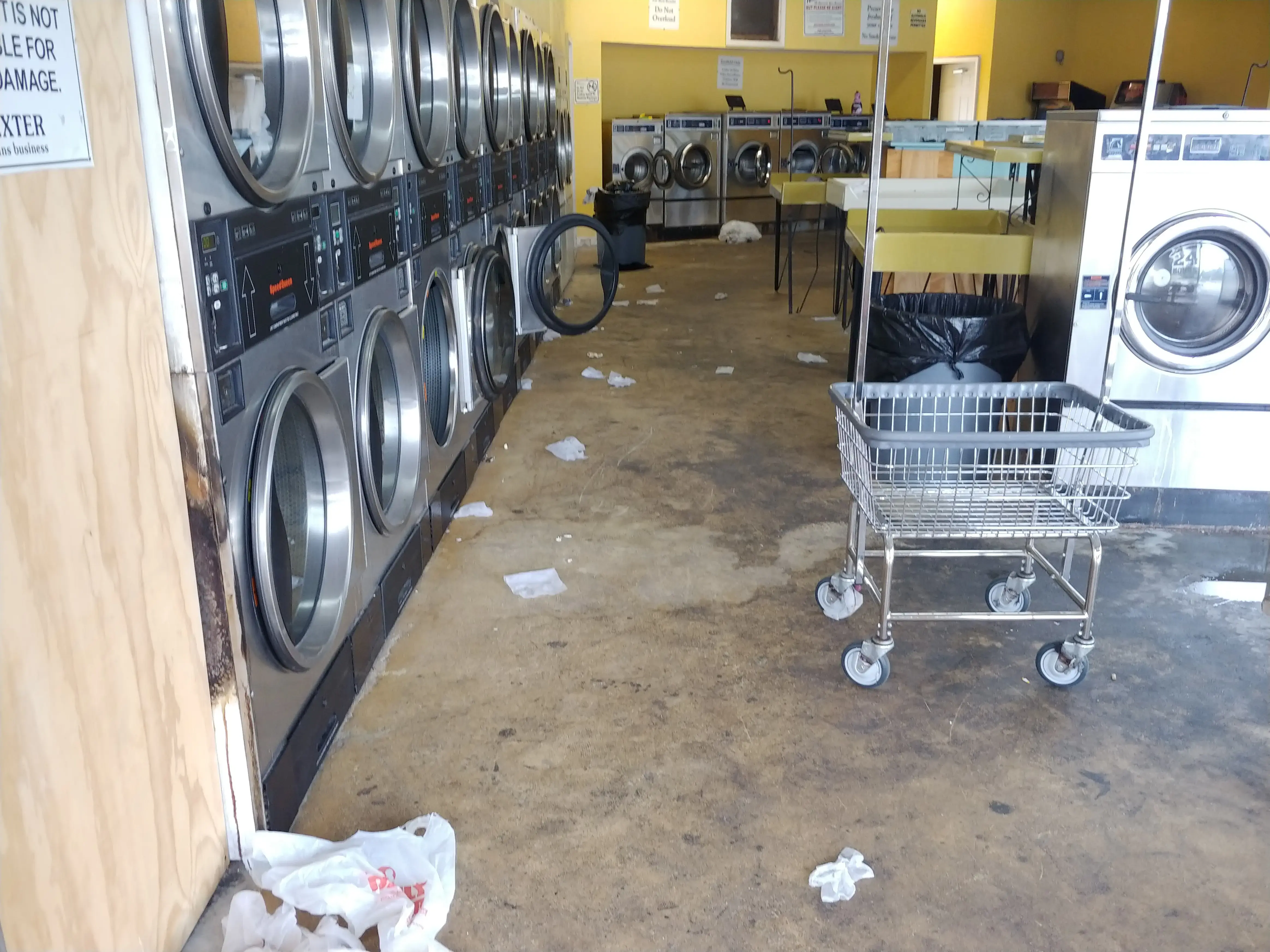H & H Coin Laundry thumbnail 12