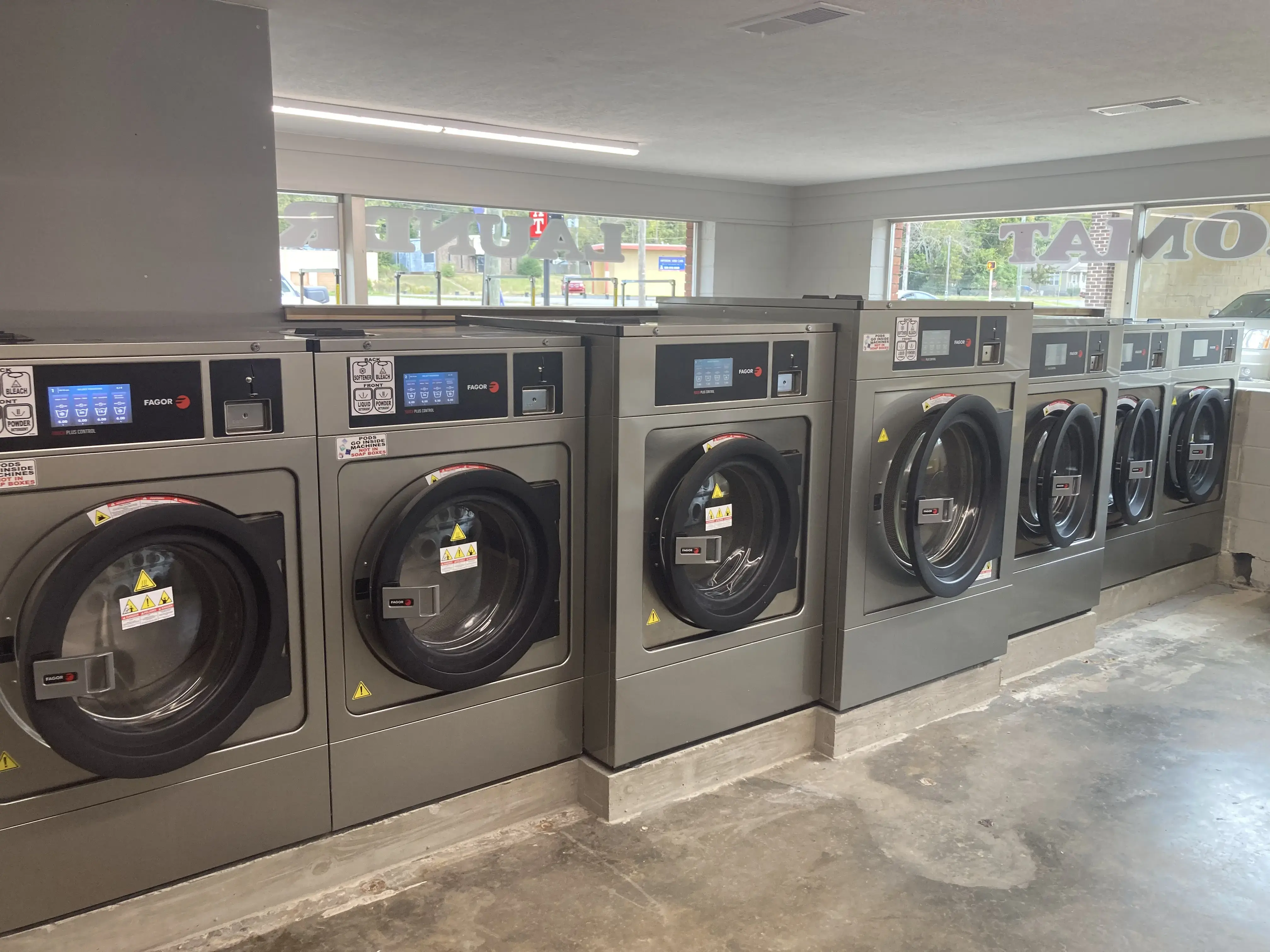 H & H Laundry Mat thumbnail 9
