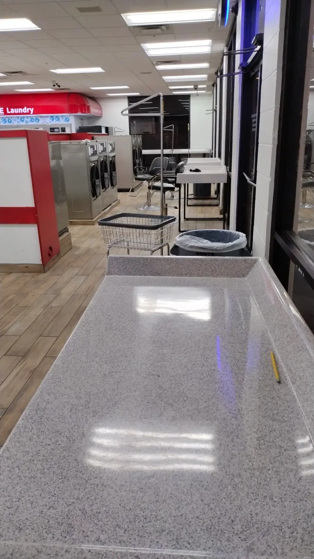 H & H Laundry Mat thumbnail 5