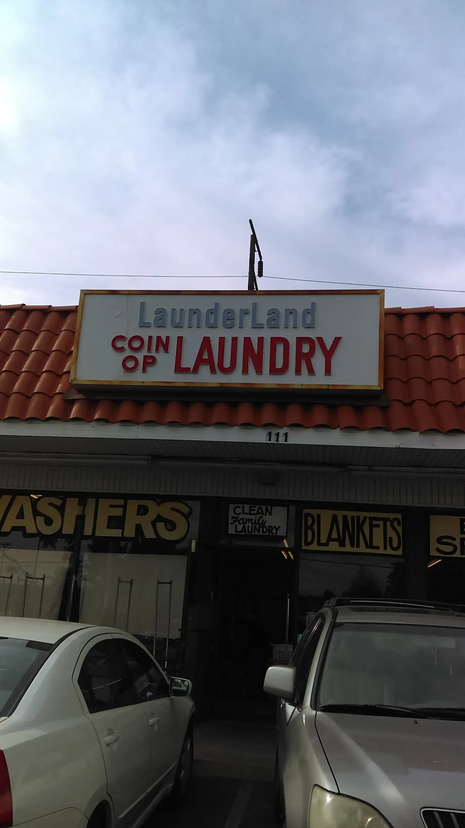 H & Y Coin Laundry - Image 3
