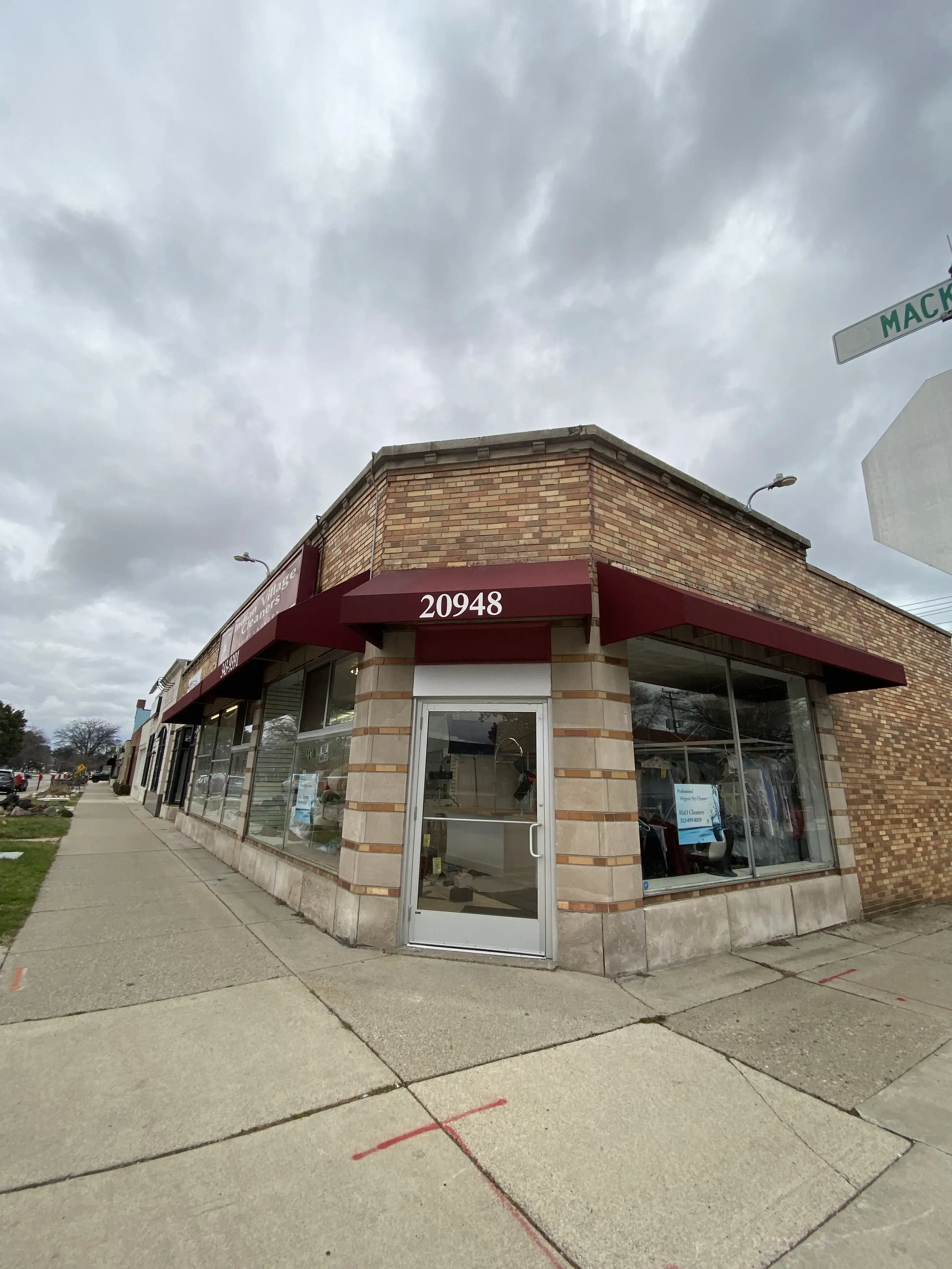 H2O Dry Cleaners thumbnail 2