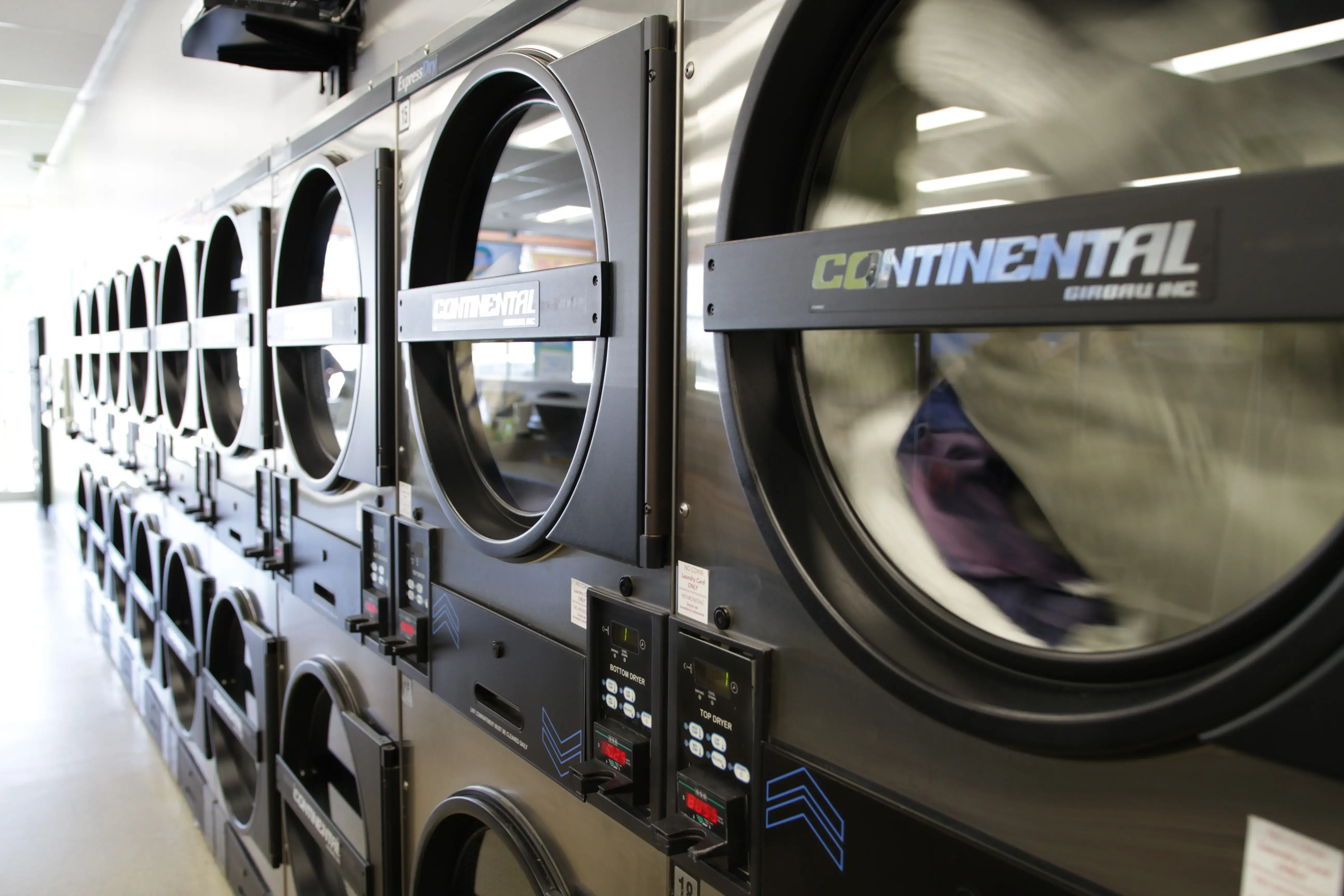 Half Price Laundromat thumbnail 13