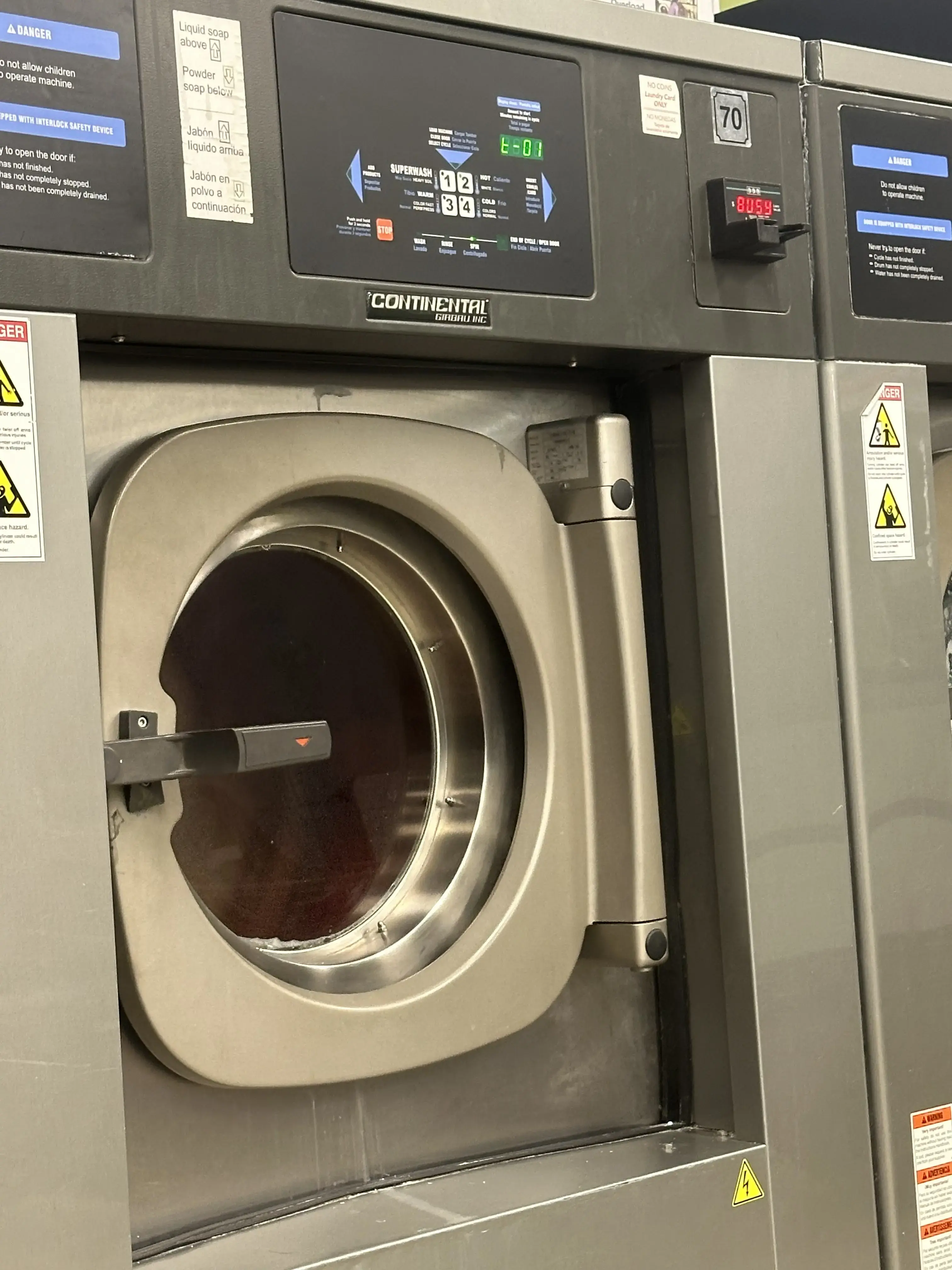 Half Price Laundromat thumbnail 16