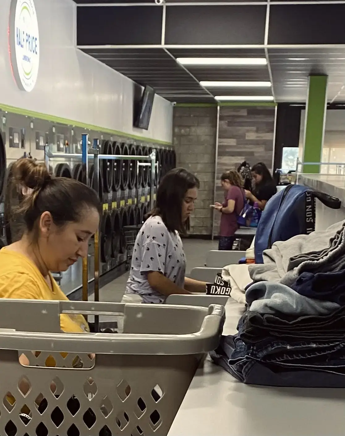 Half Price Laundromat thumbnail 11