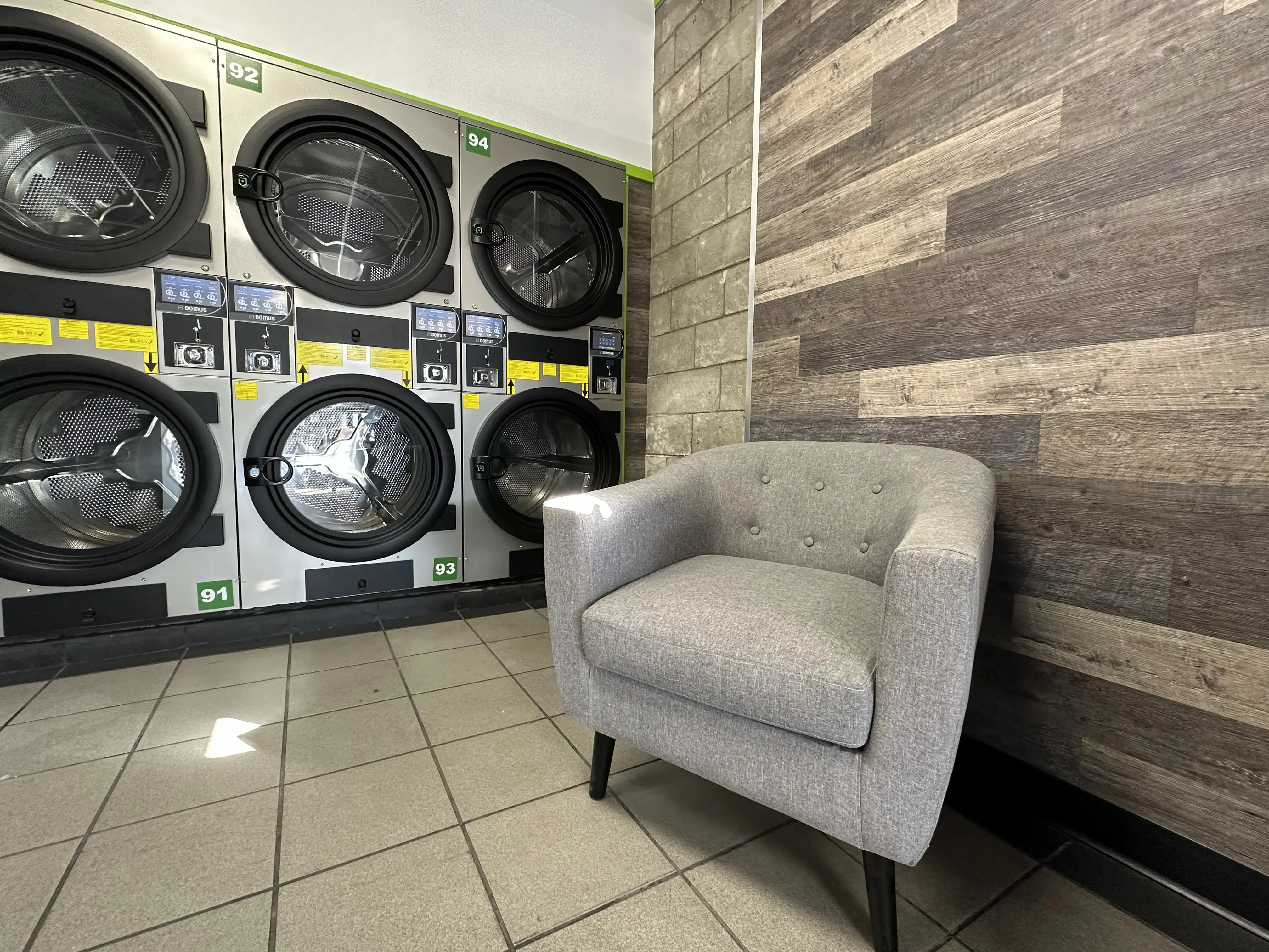 Half Price Laundromat - Image 8