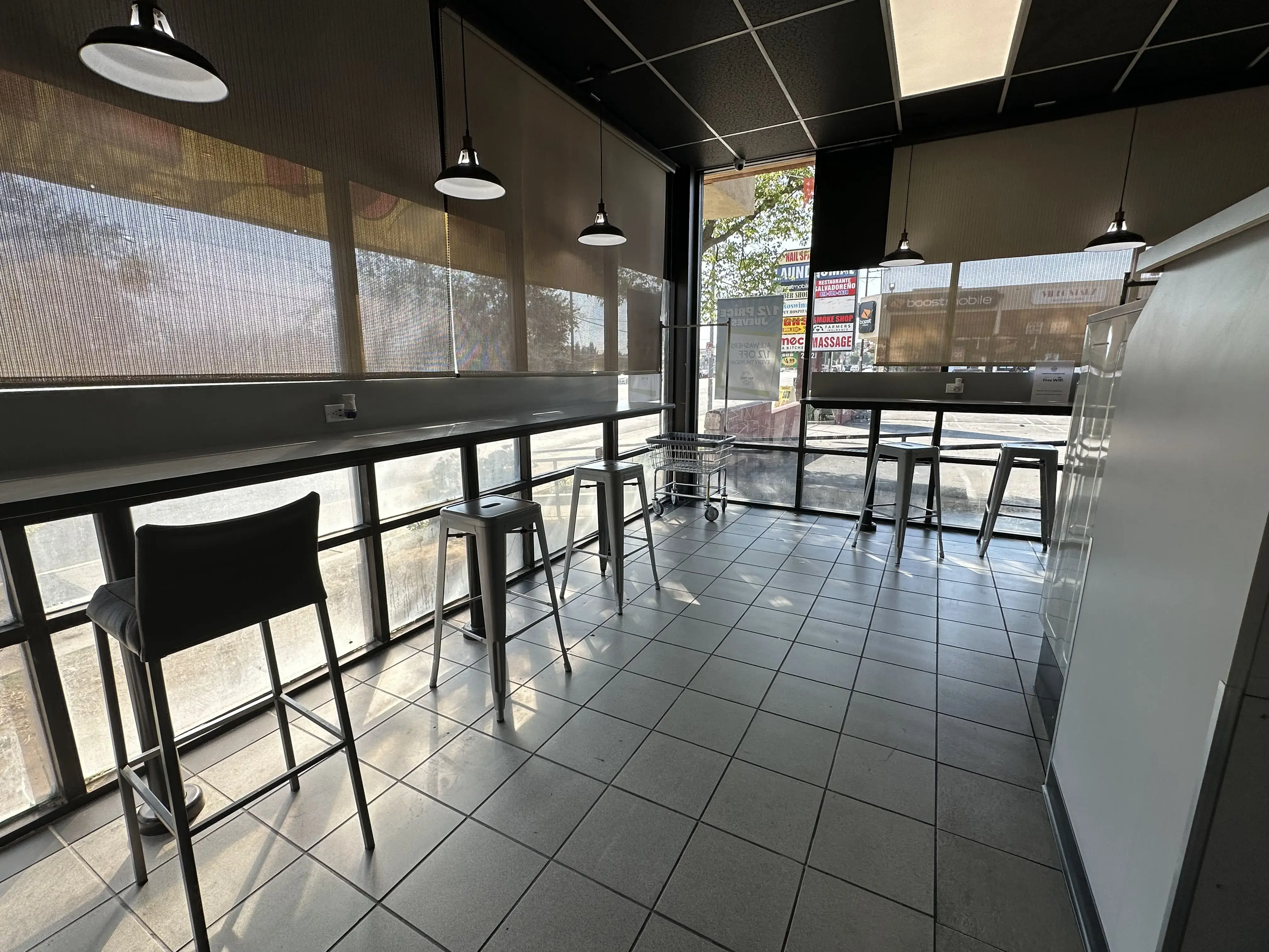 Half Price Laundromat - Image 5