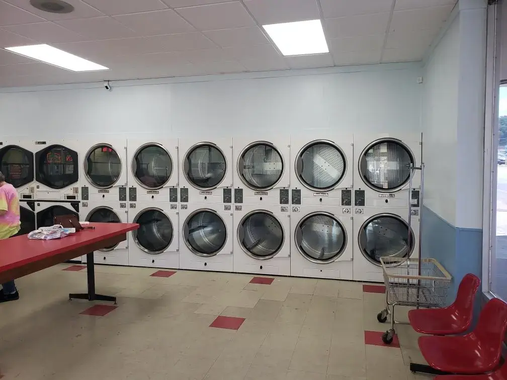 Halls Coin Laundry - Knoxville - Image 6