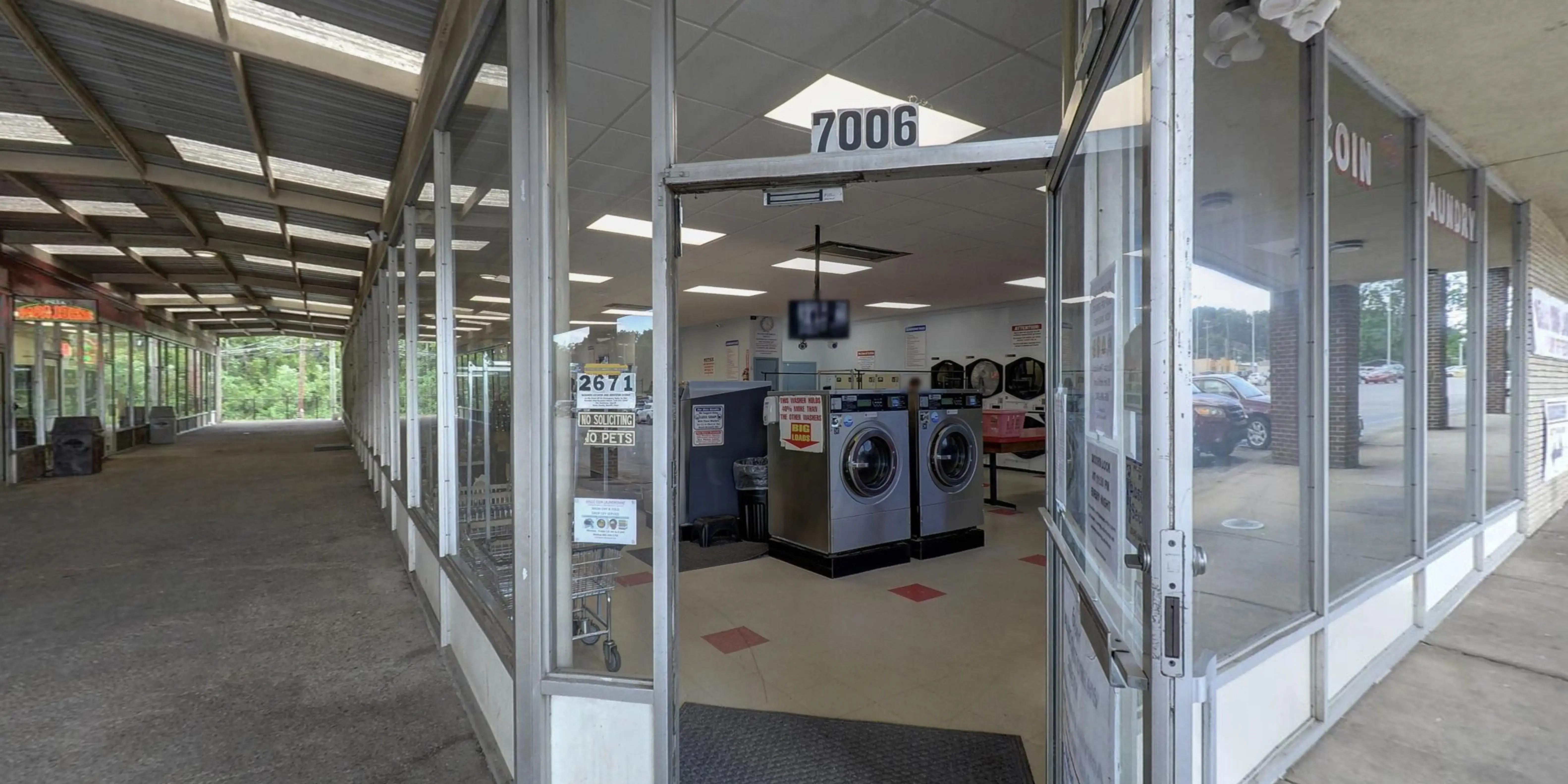 Halls Coin Laundry - Knoxville thumbnail 13