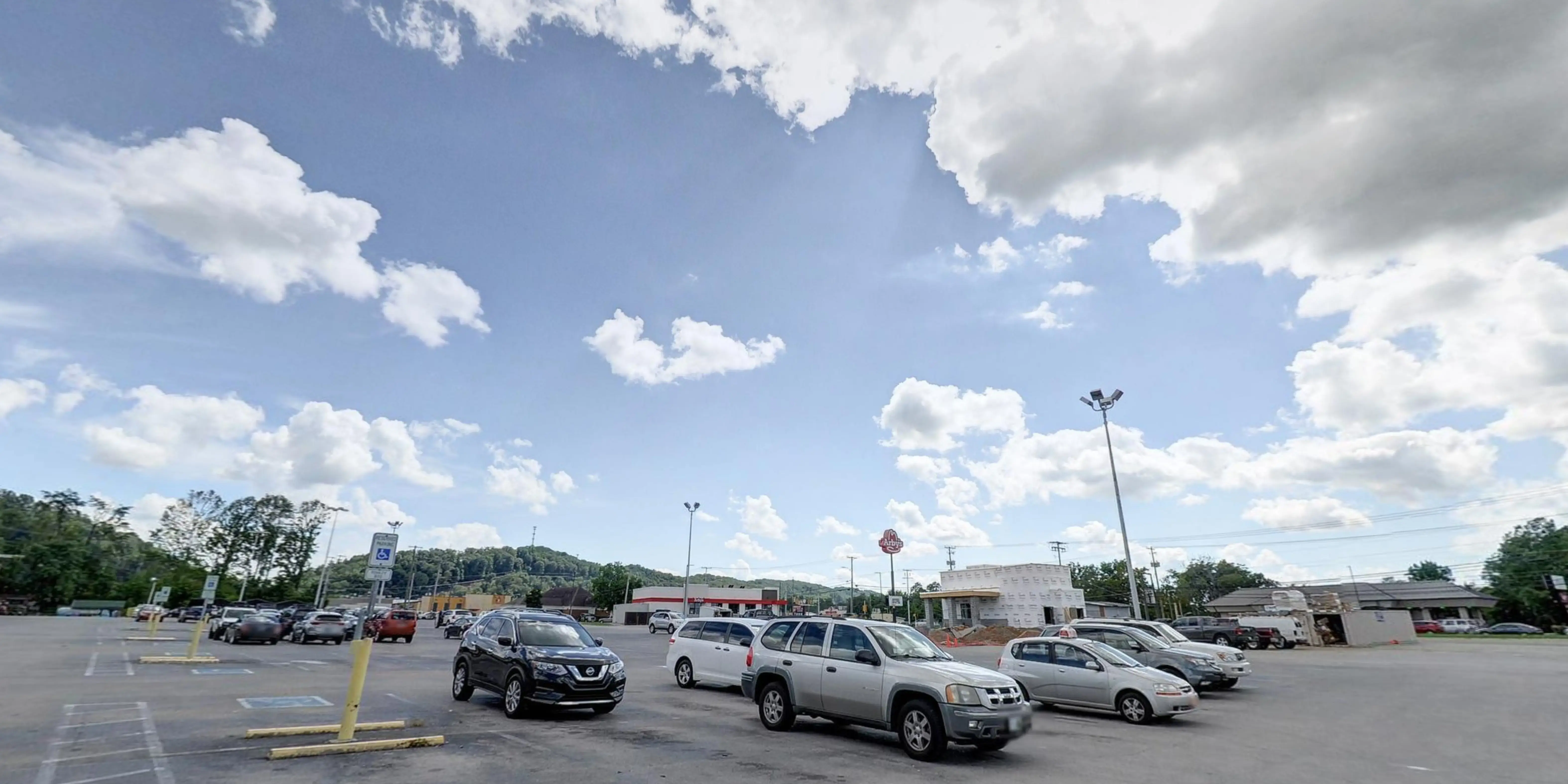 Halls Coin Laundry - Knoxville - Image 11
