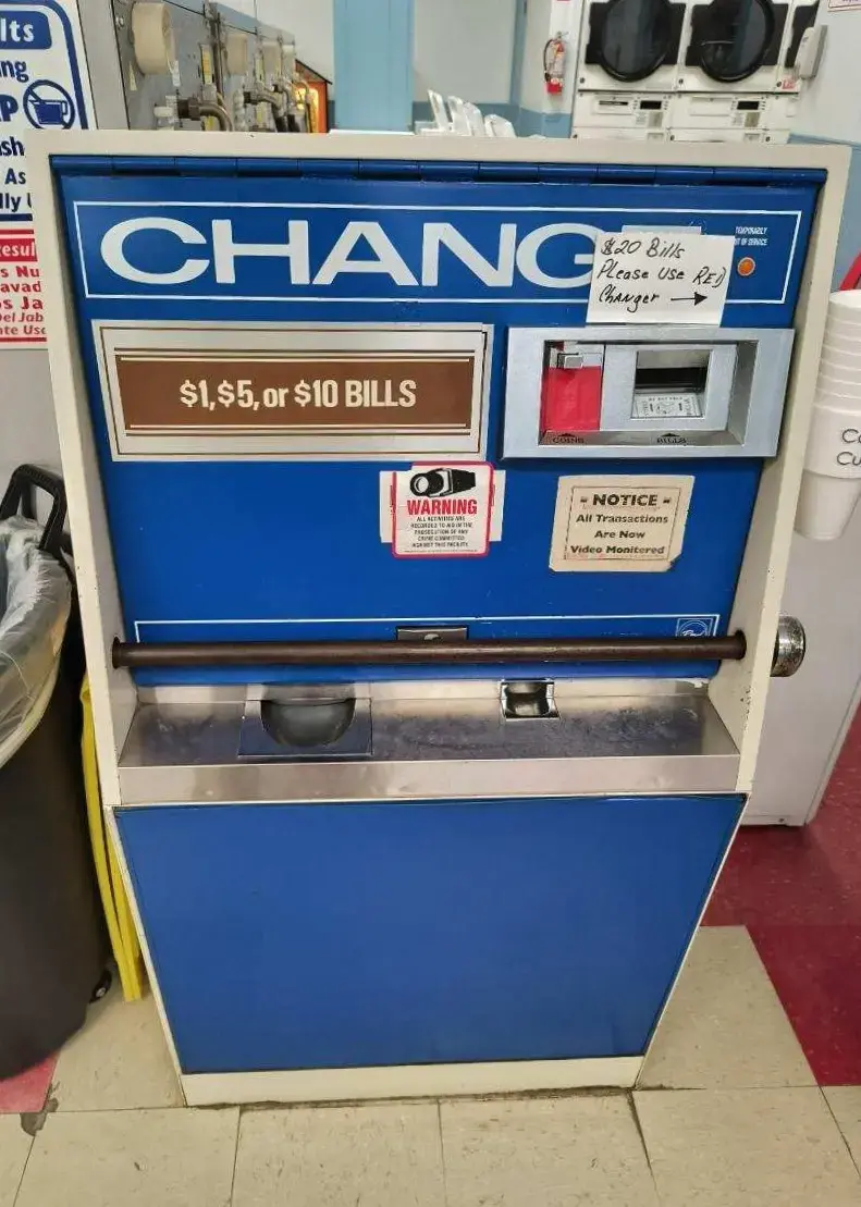 Halls Coin Laundry - Knoxville - Image 7