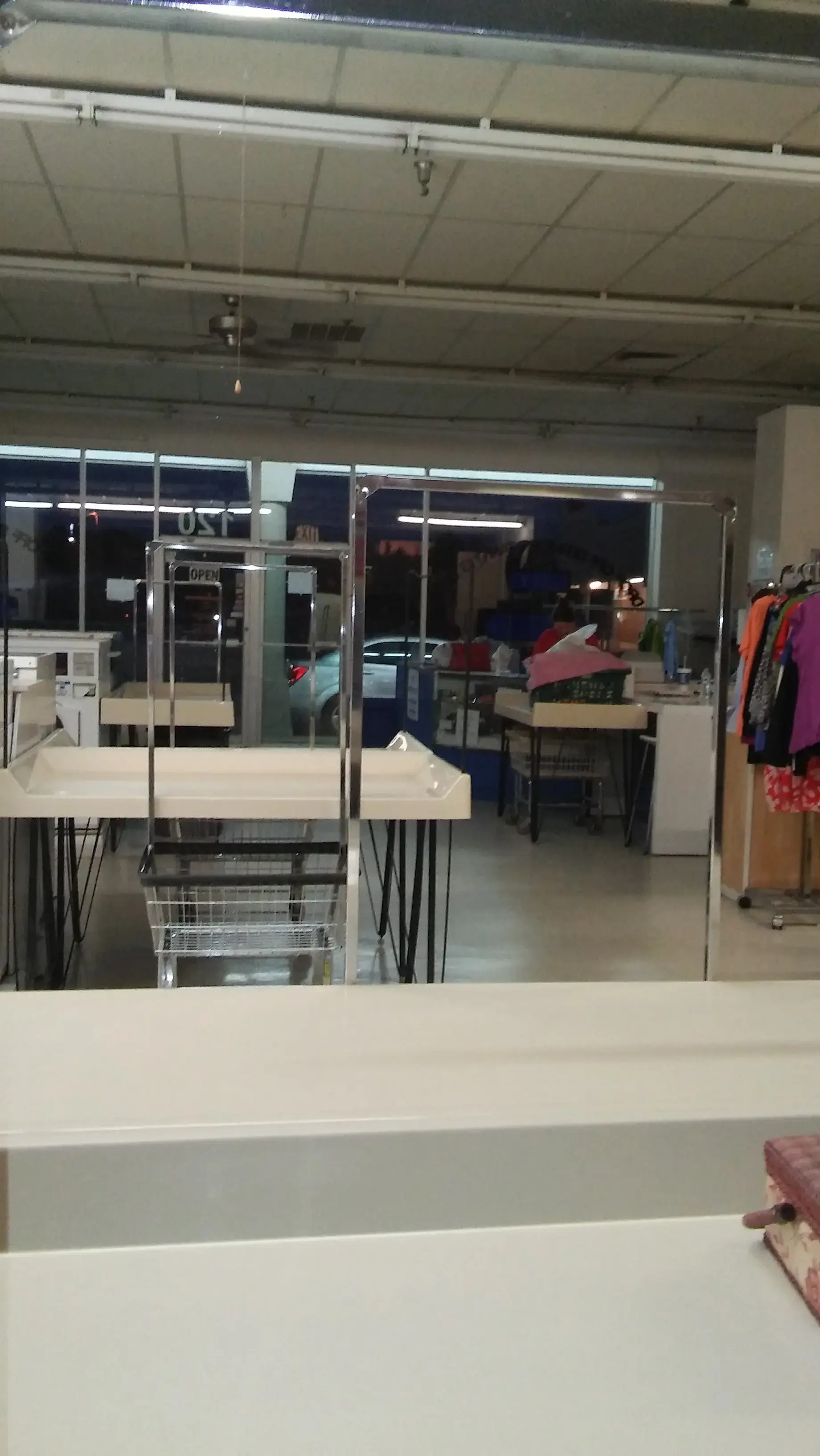 Halls Maytag Laundry Winchester - Image 5
