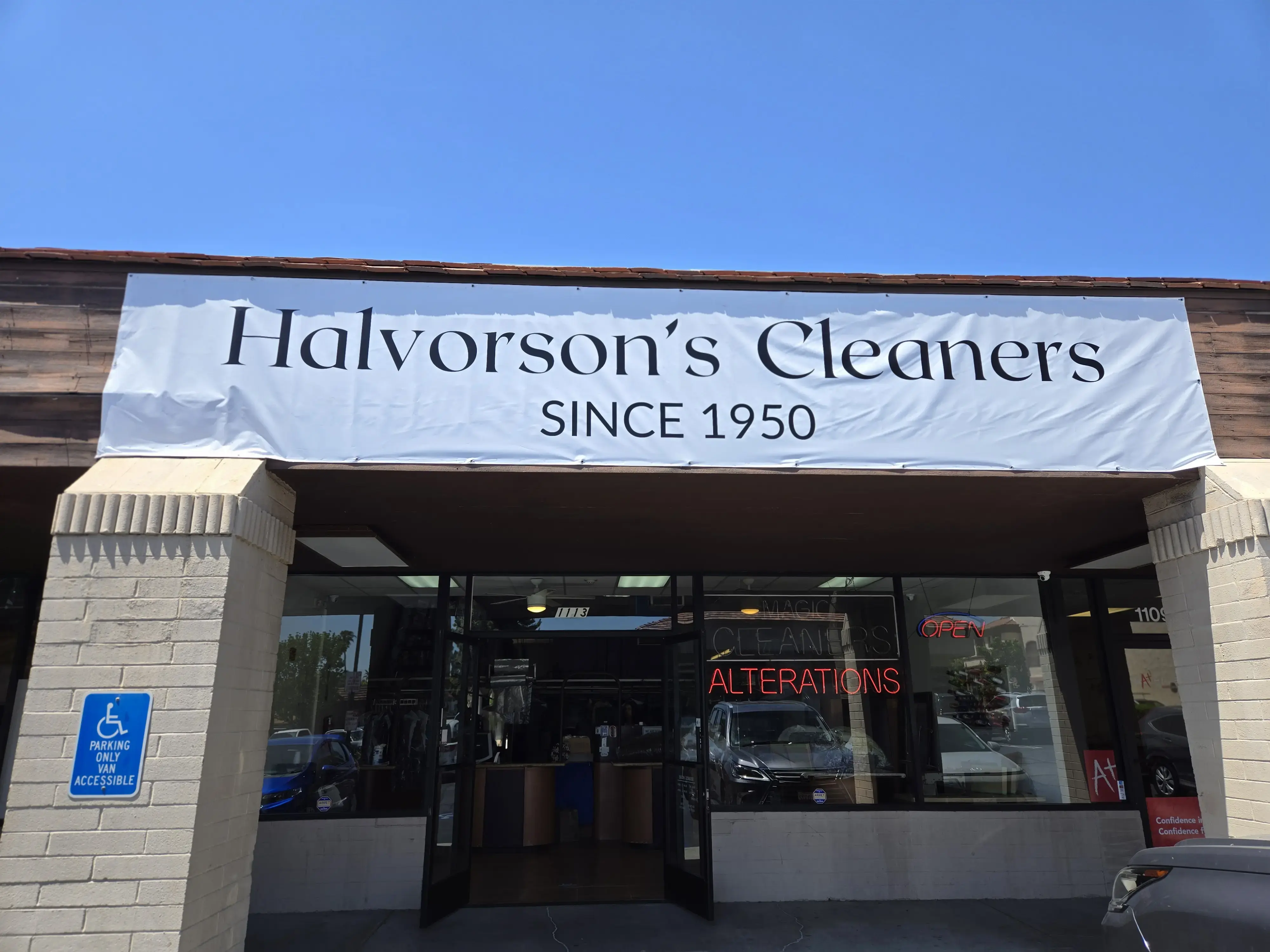Halvorson's Cleaners location