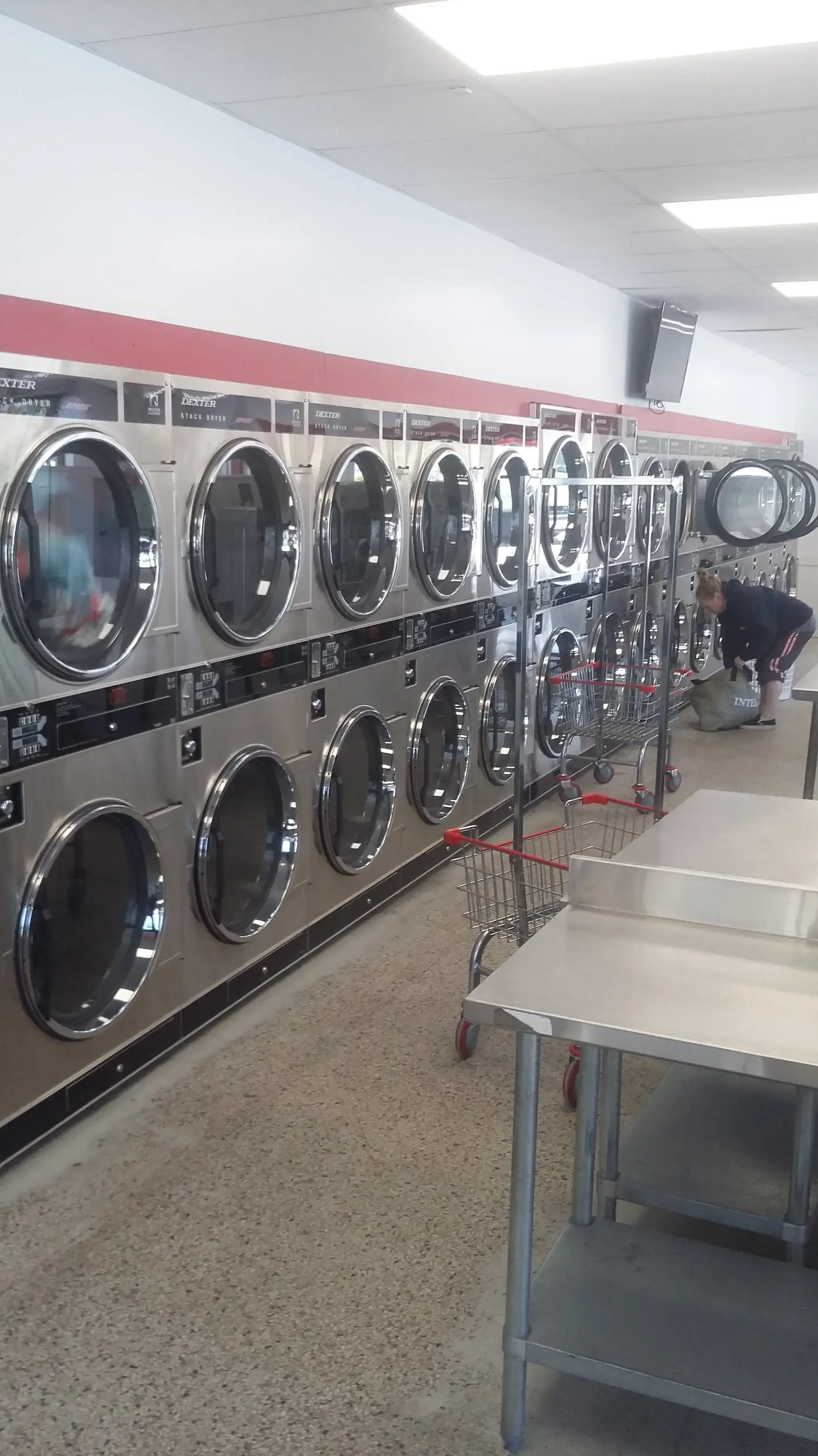 Hamlet Laundromat thumbnail 17