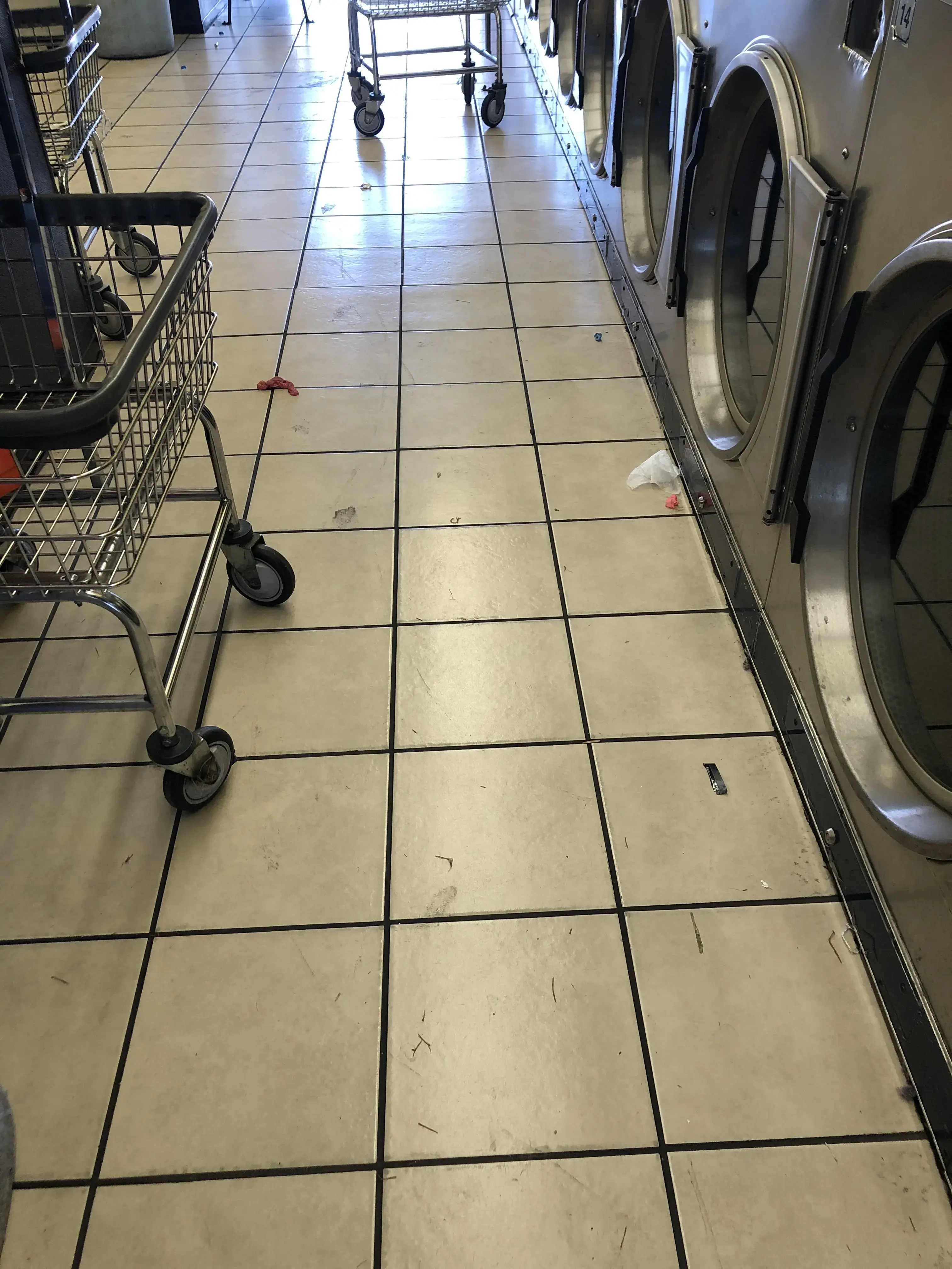 Hanania Coin Laundry thumbnail 3