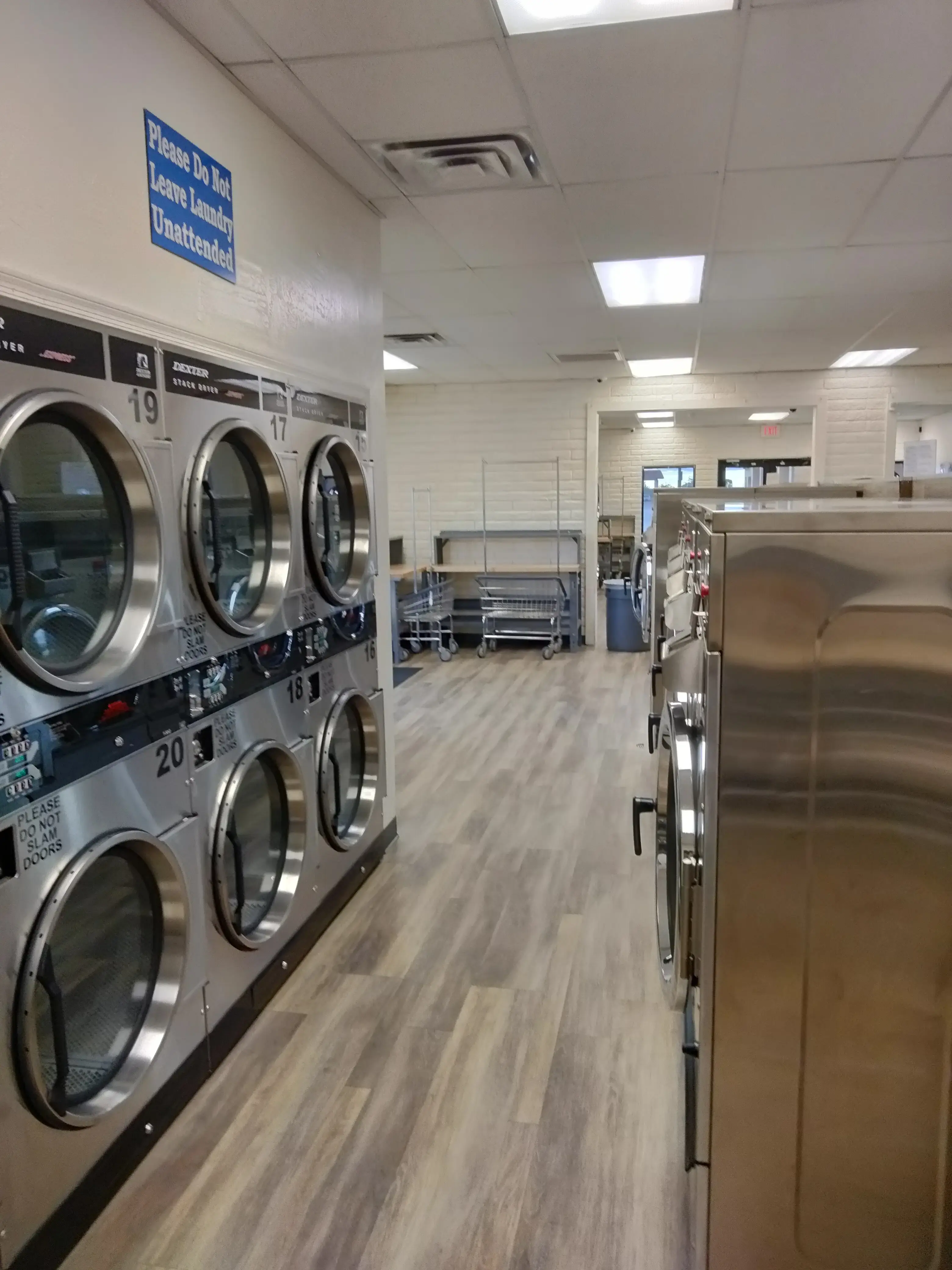 Handee Laundromat thumbnail 6