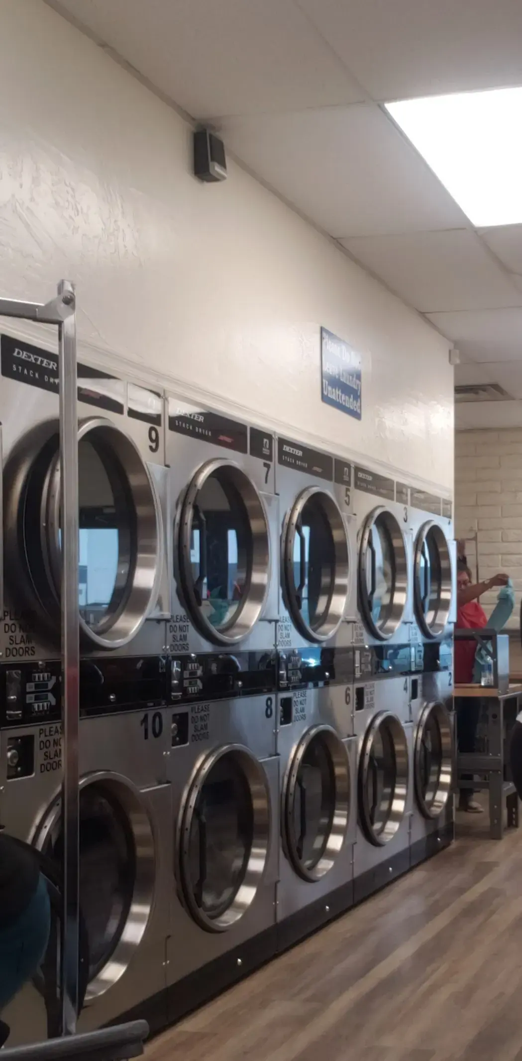 Handee Laundromat - Image 7