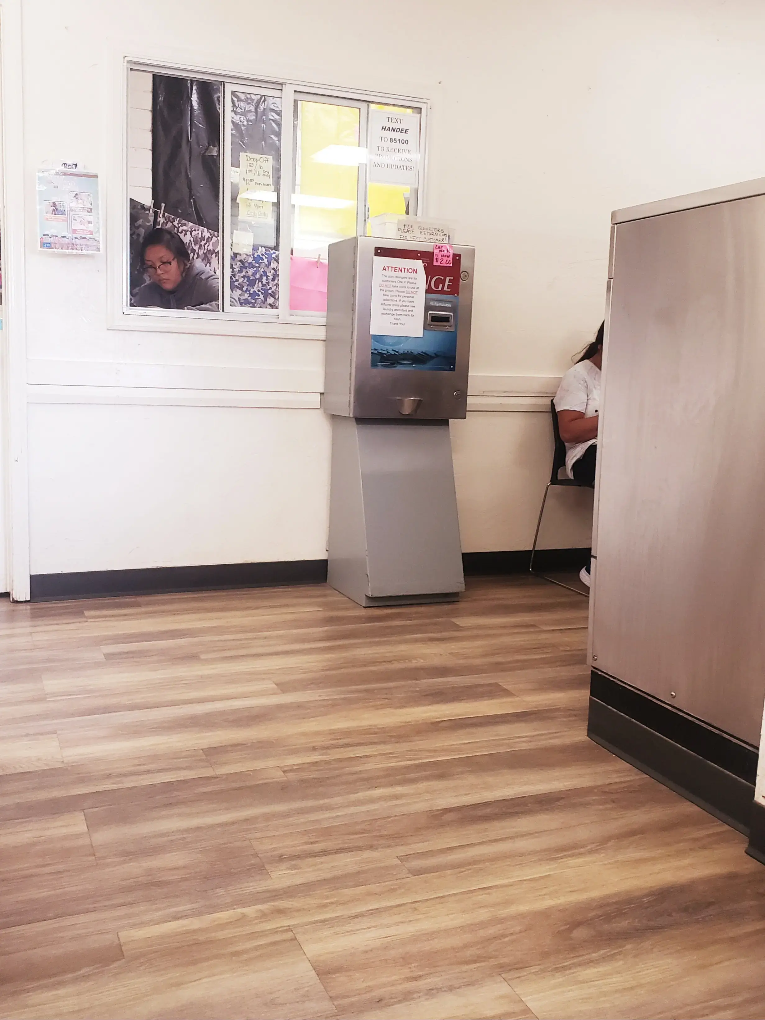 Handee Laundromat thumbnail 2