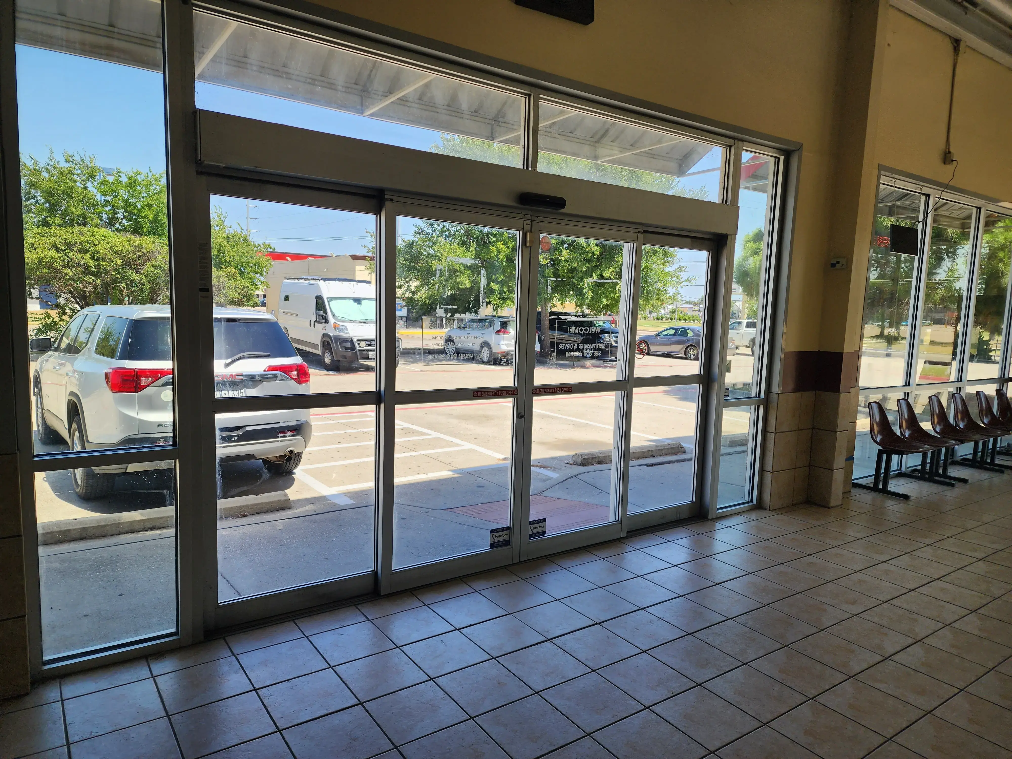 Handy Wash & Dry - Laundromat Lavandaria - Image 11