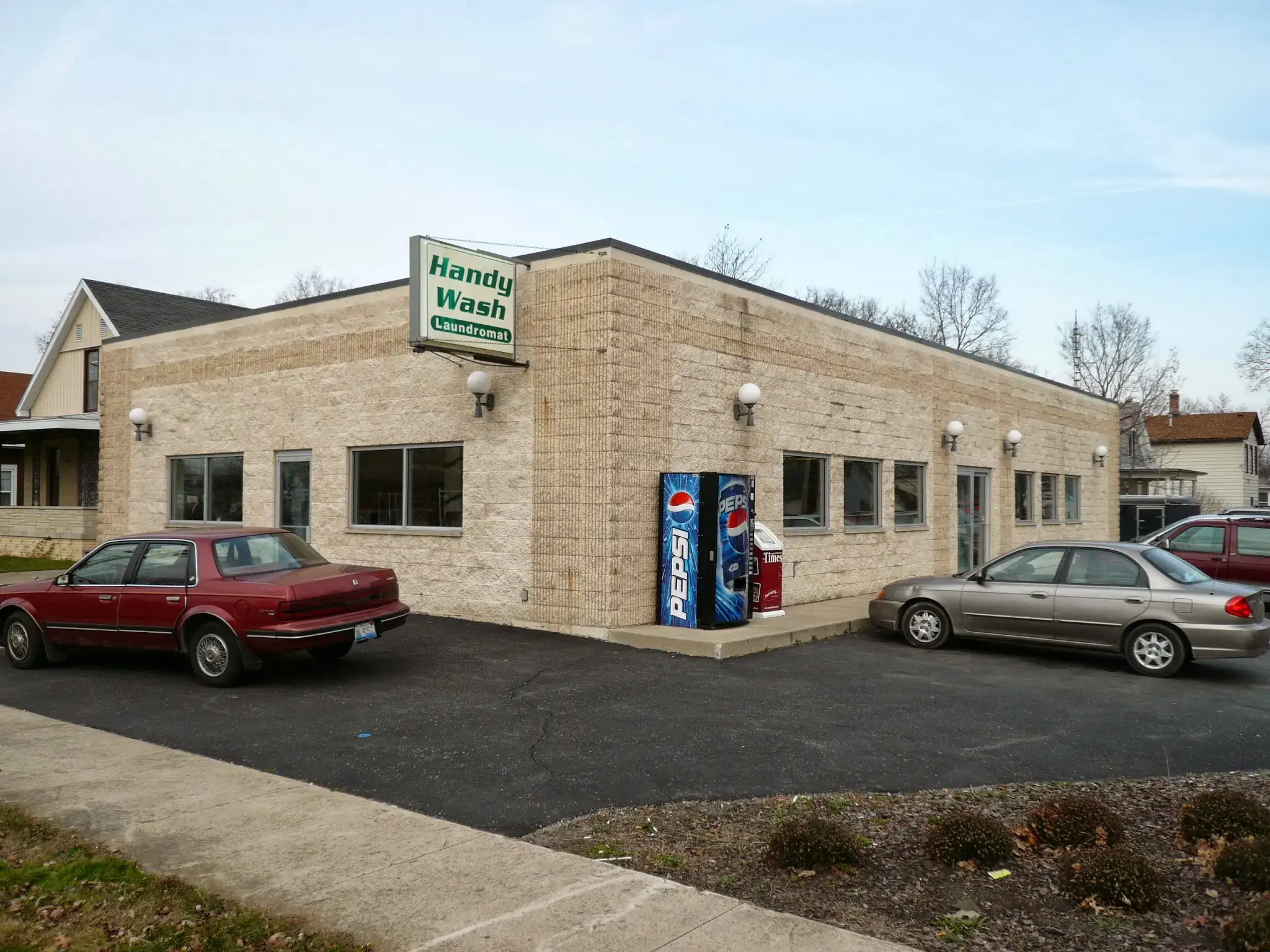 Handy Wash Laundromat thumbnail 4