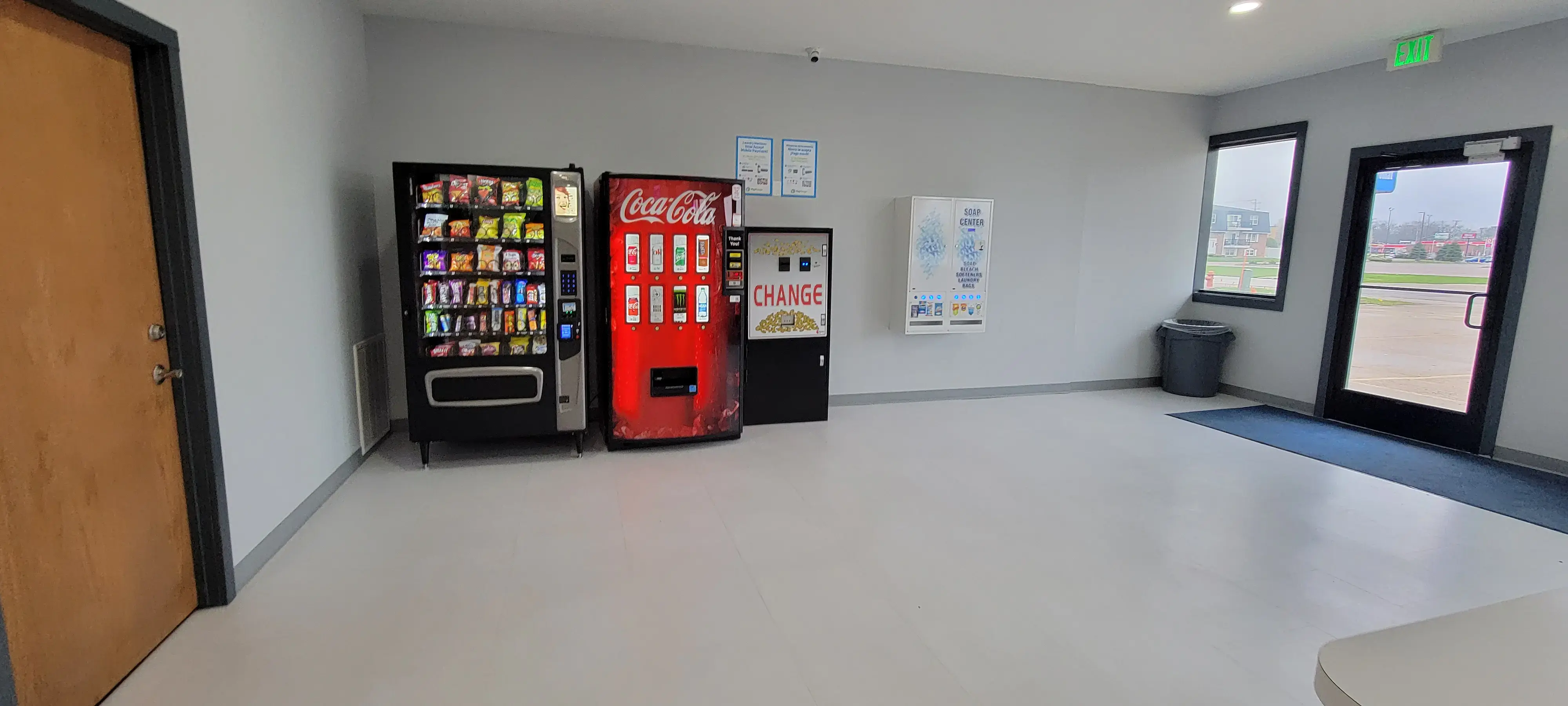 Handy Wash Laundromat - Image 4