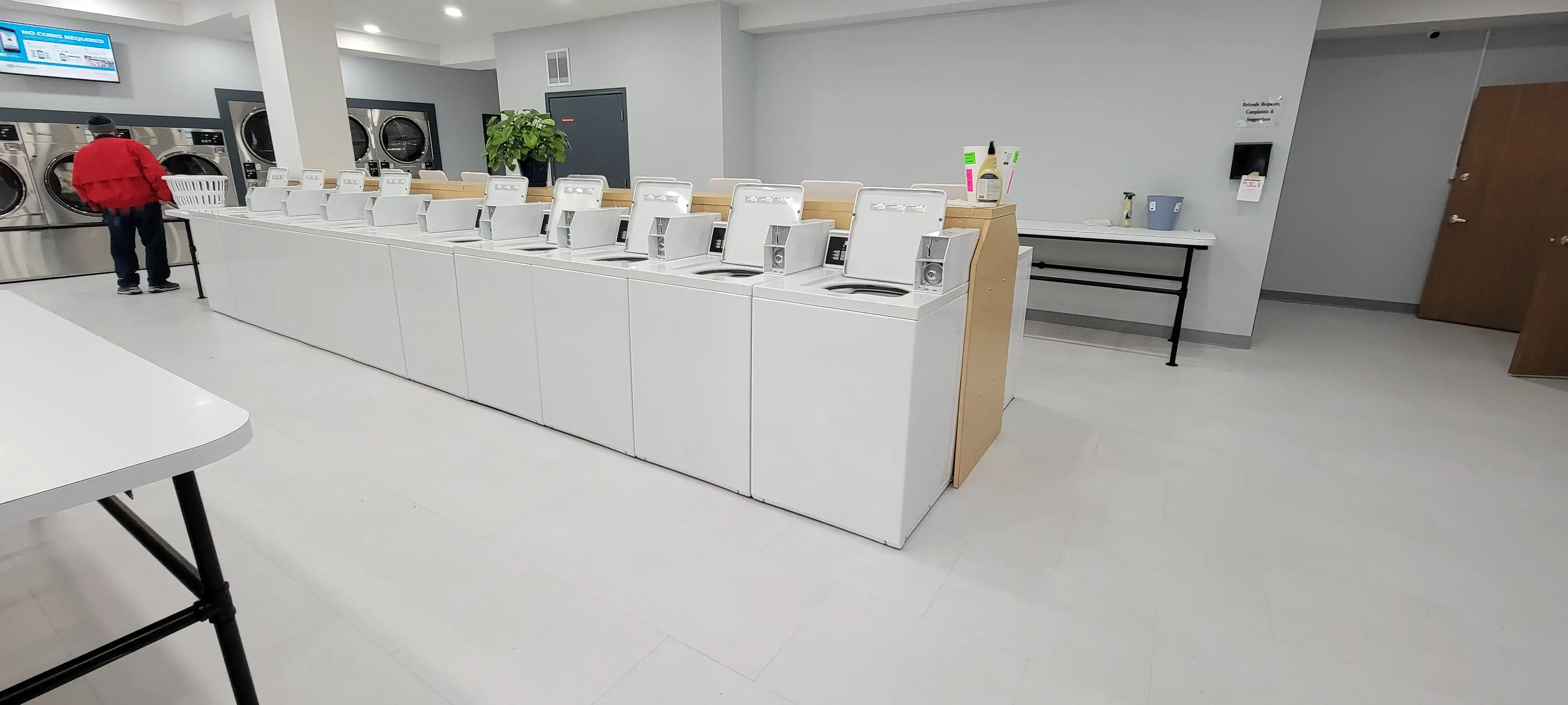 Handy Wash Laundromat - Image 6