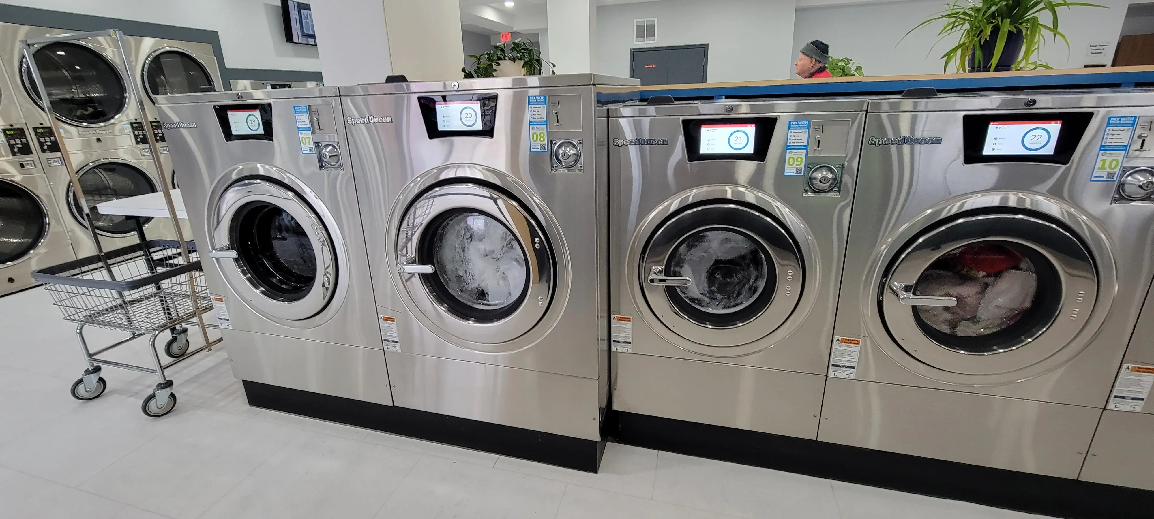 Handy Wash Laundromat - Image 12