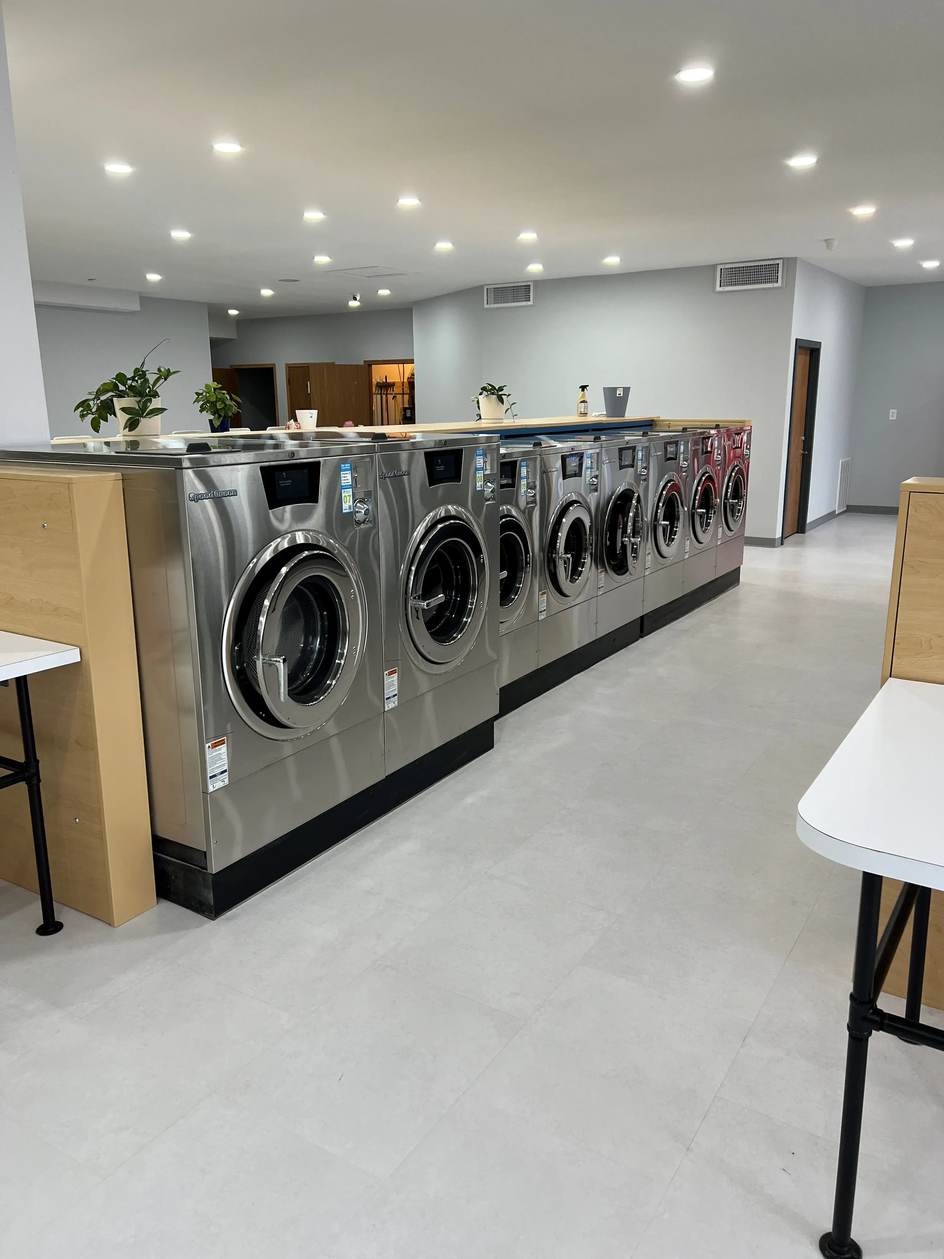 Handy Wash Laundromat thumbnail 13