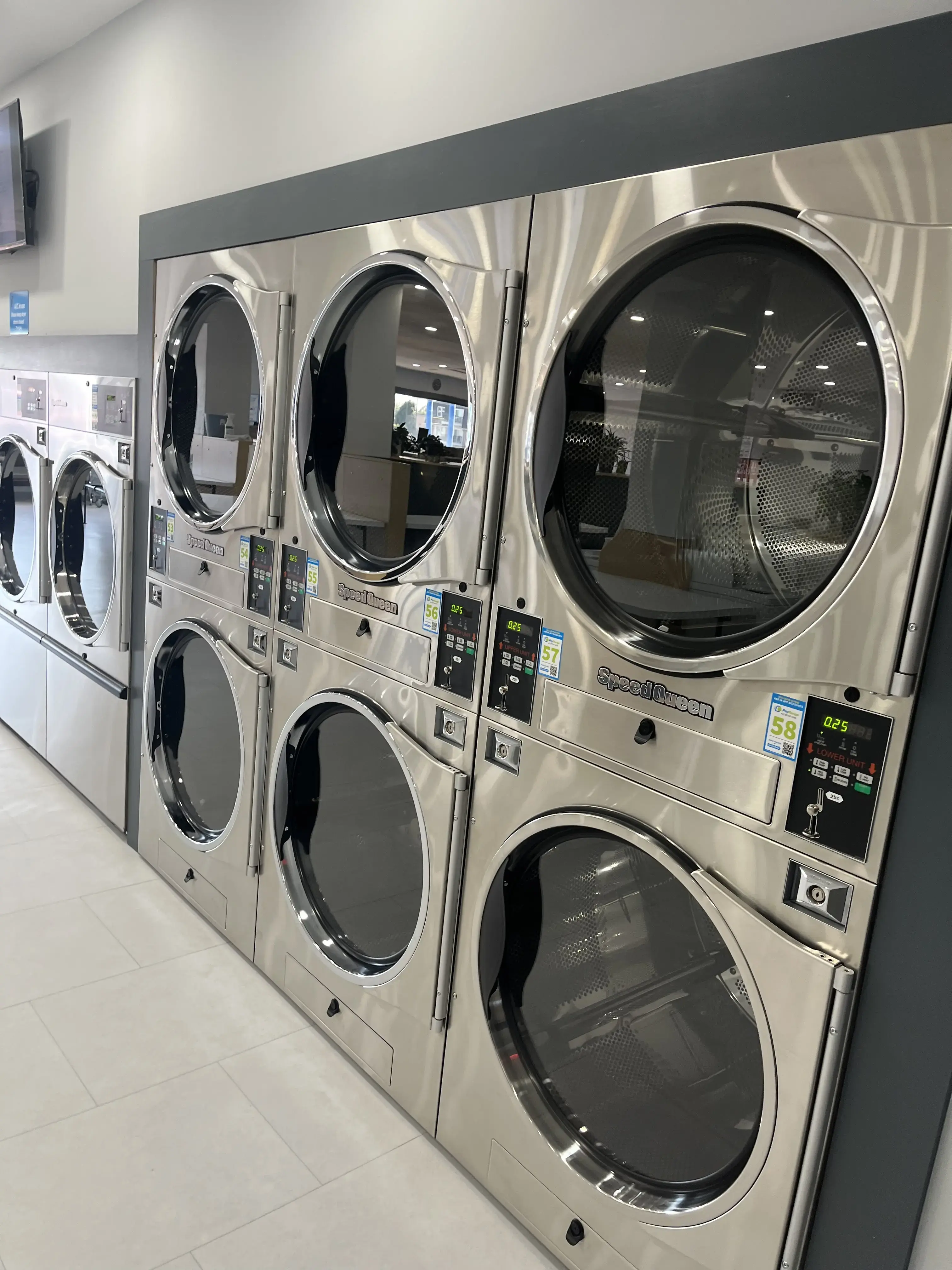 Handy Wash Laundromat thumbnail 9