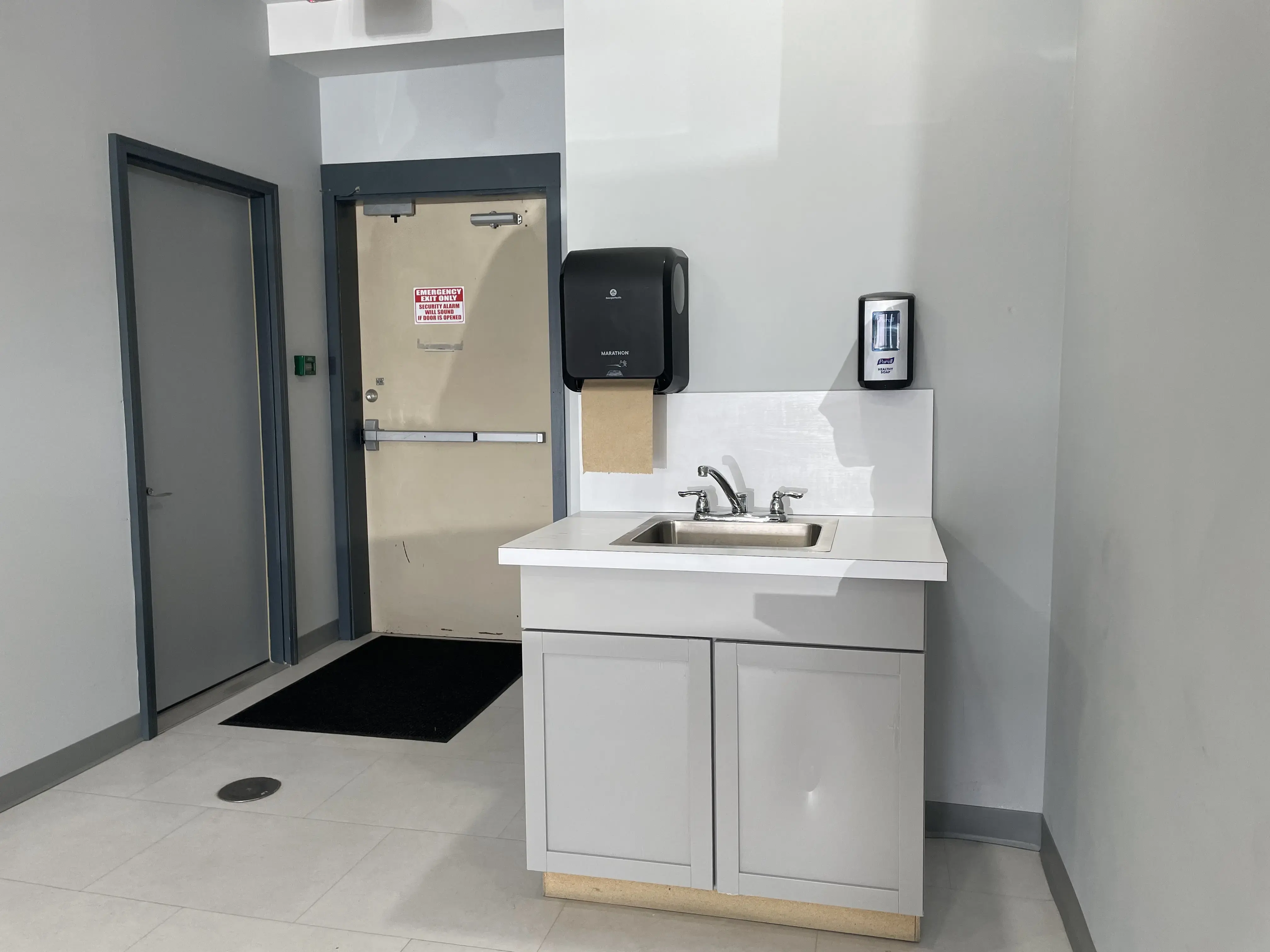 Handy Wash Laundromat - Image 7