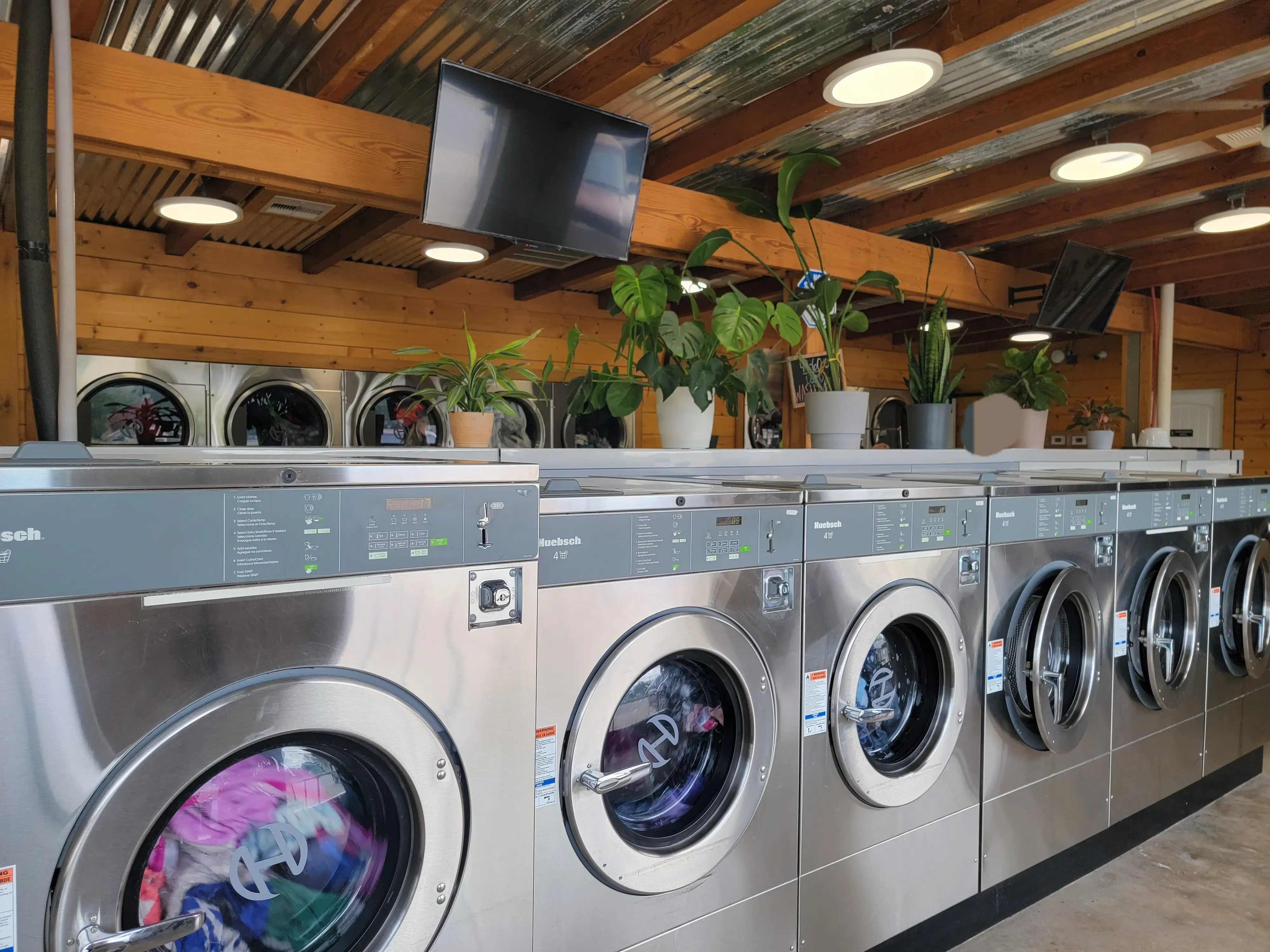 Hang N’ Dry Laundromat - Image 3