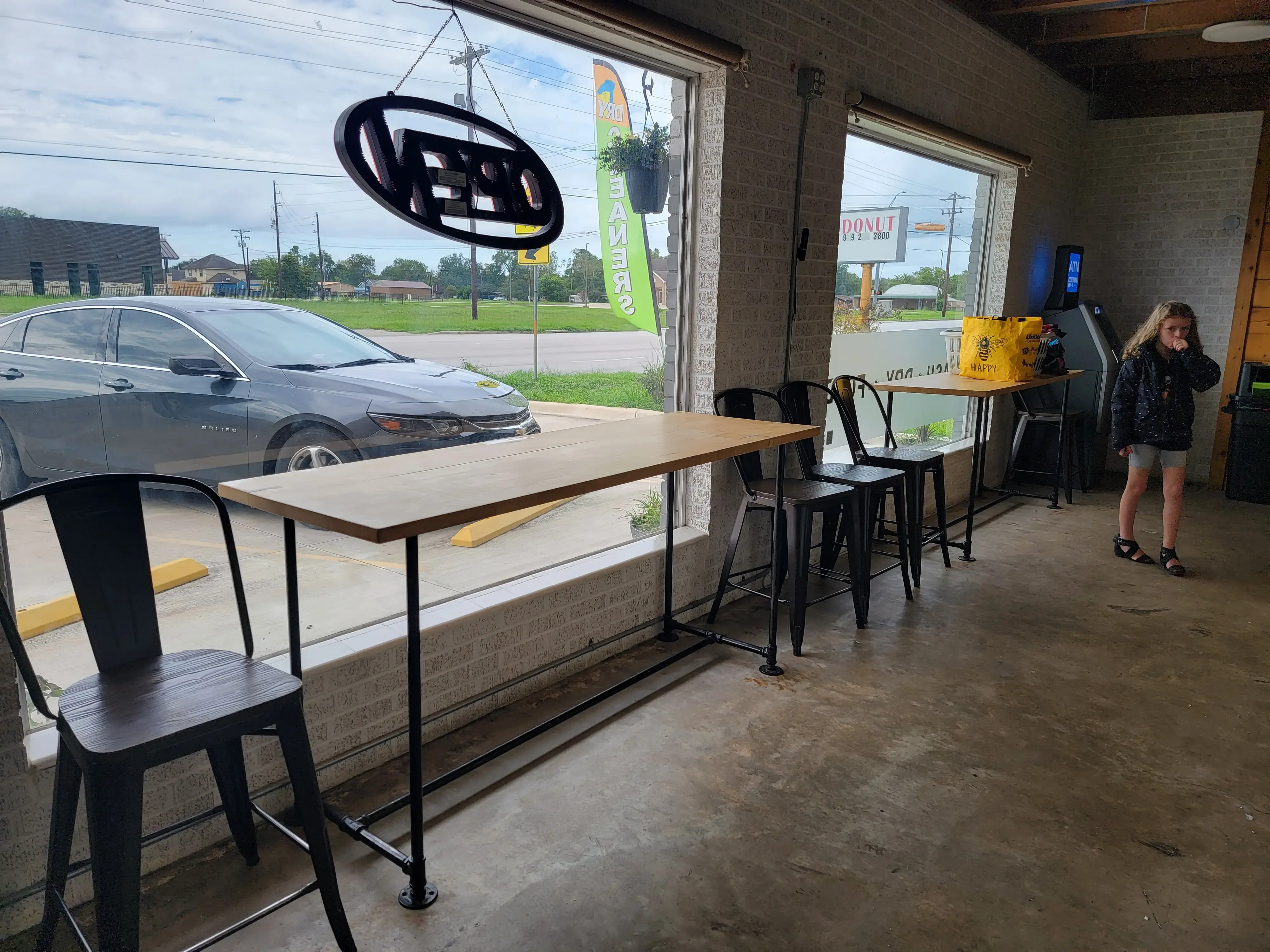 Hang N’ Dry Laundromat - Image 7