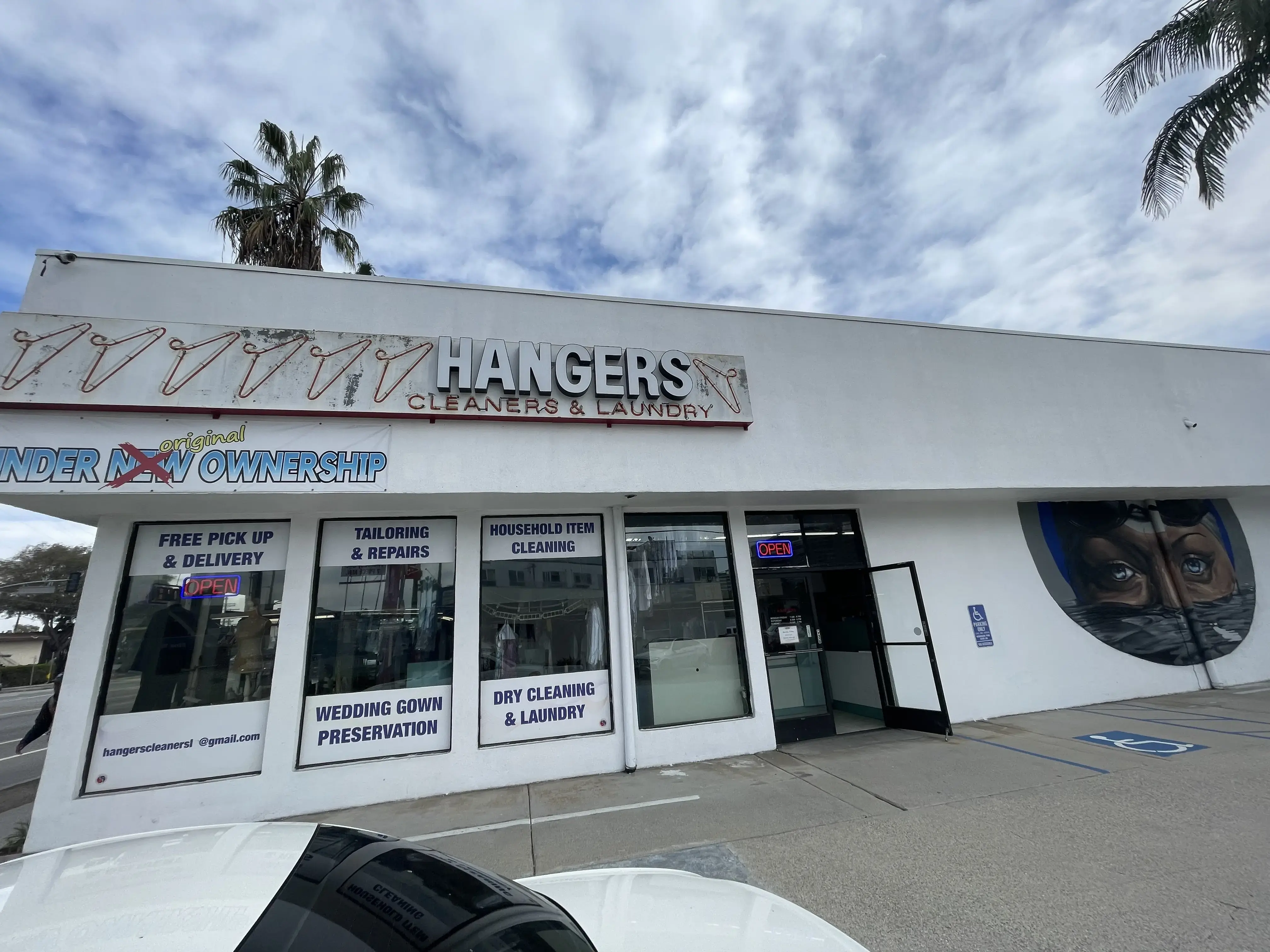 Hangers Cleaners & Laundry - Image 7