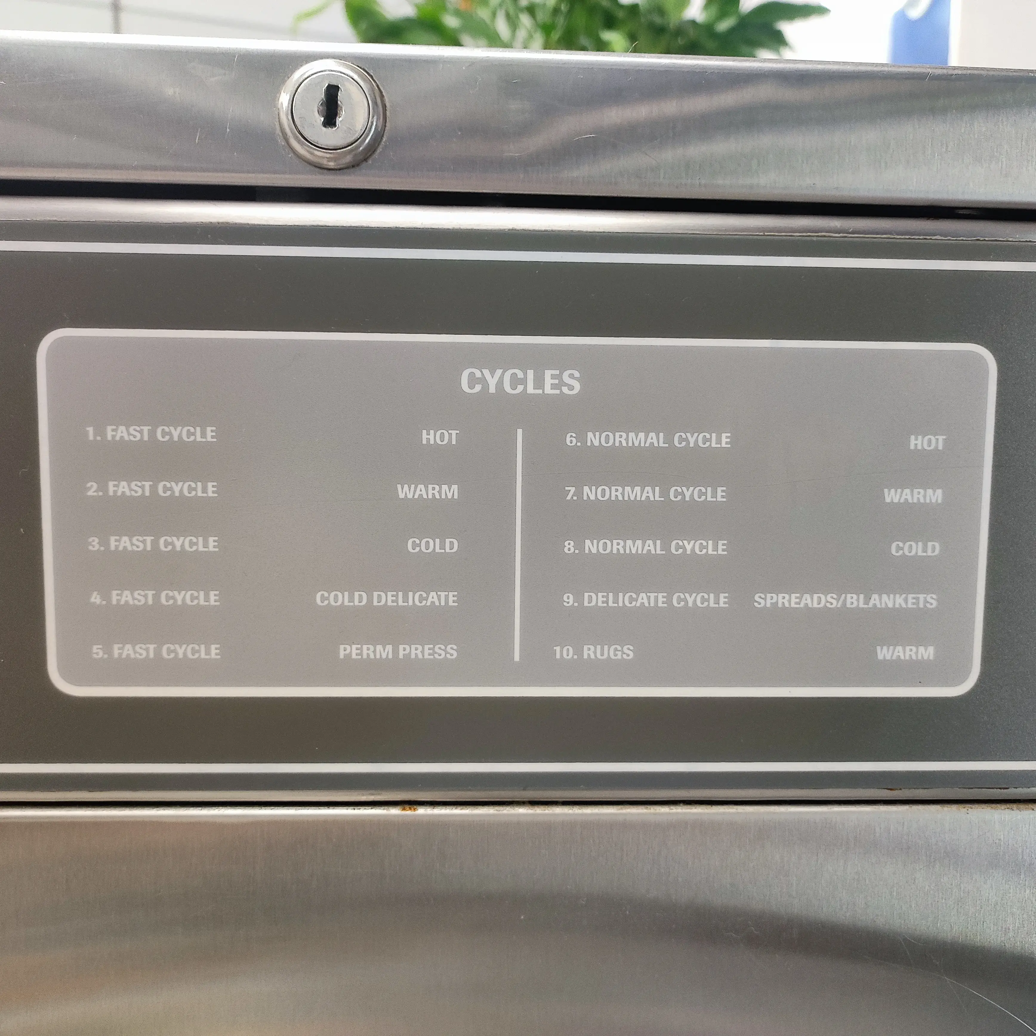 Hanover Quick Wash Laundromat / Lavandería thumbnail 11