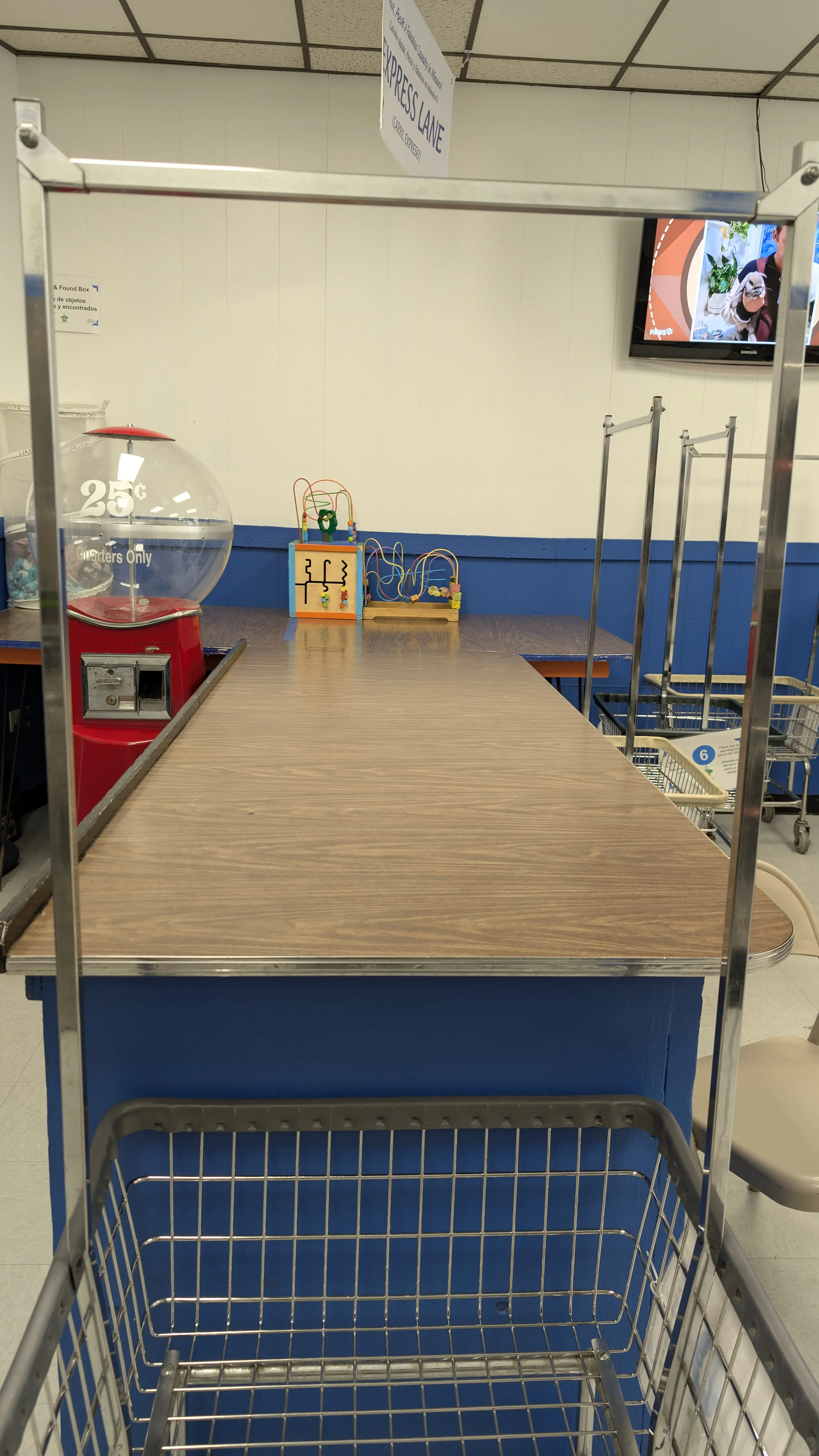 Hanover Quick Wash Laundromat / Lavandería - Image 4