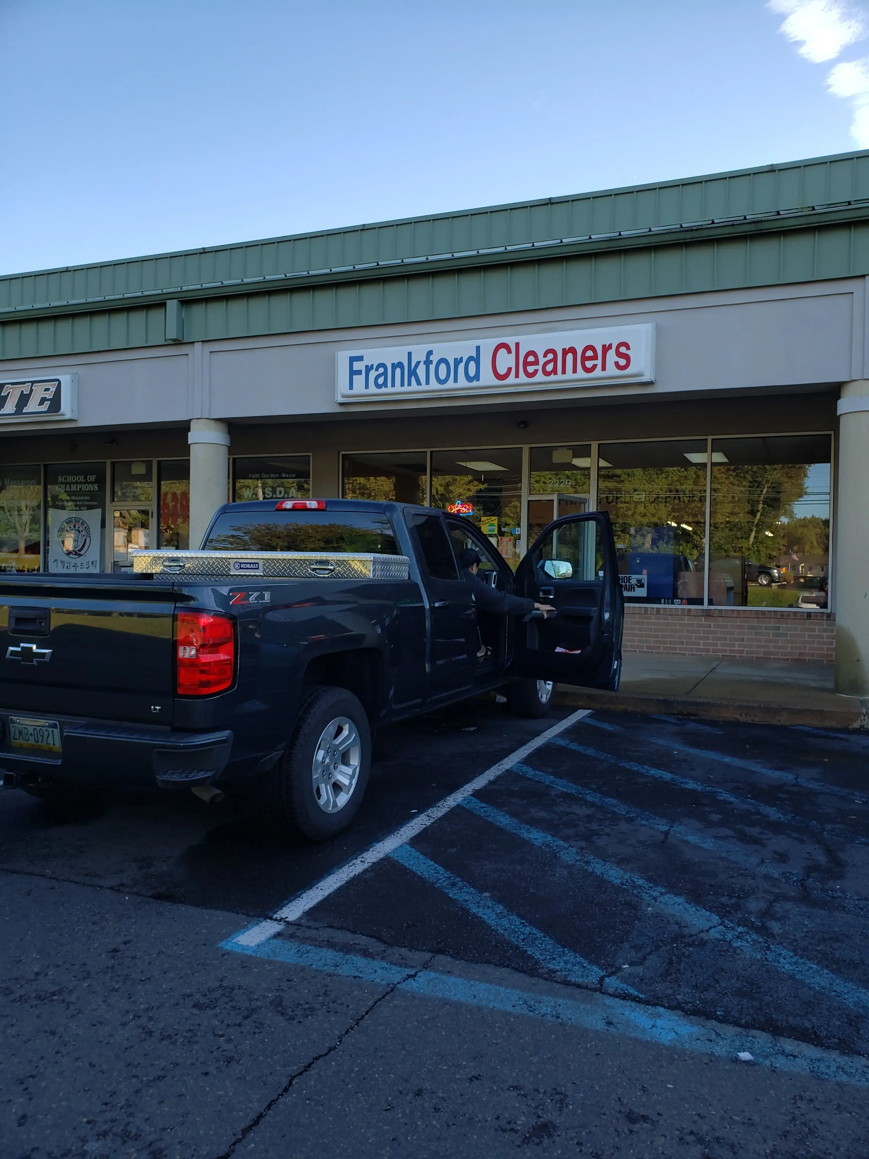 Han's Frankford Cleaners thumbnail 6