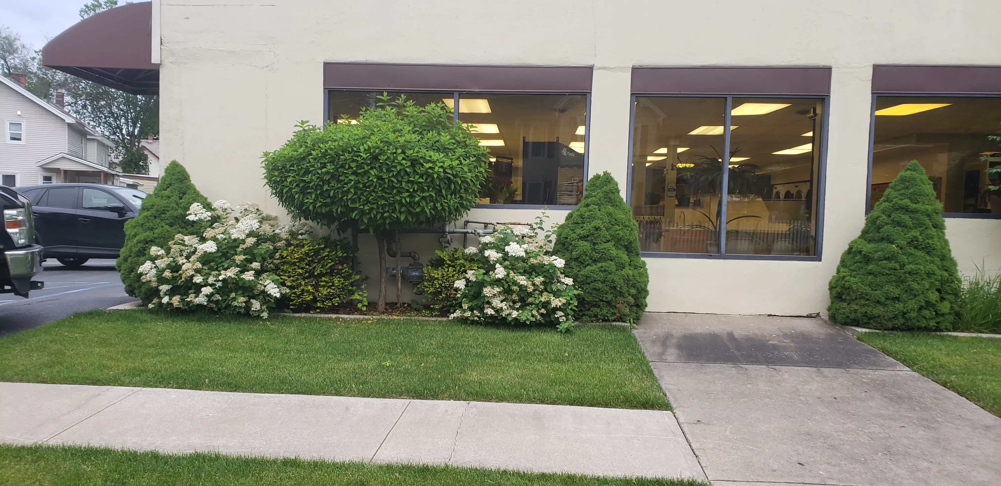 Hansen's Laundromat - Image 2