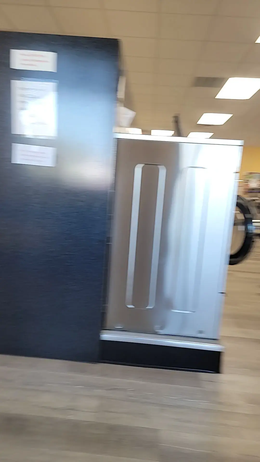 Happy Bubbles Laundromat thumbnail 2