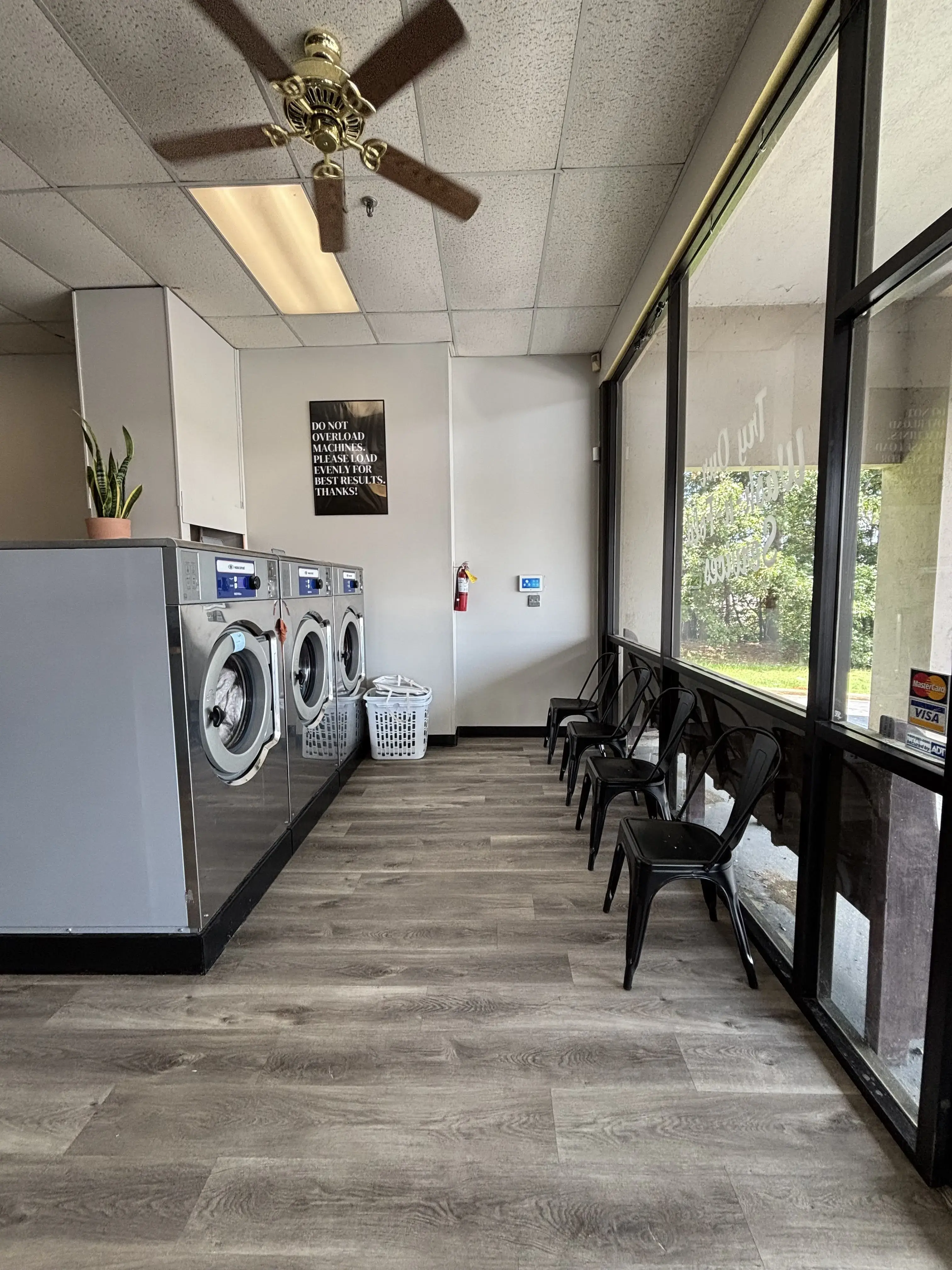 Happy Bubbles Laundromat thumbnail 15