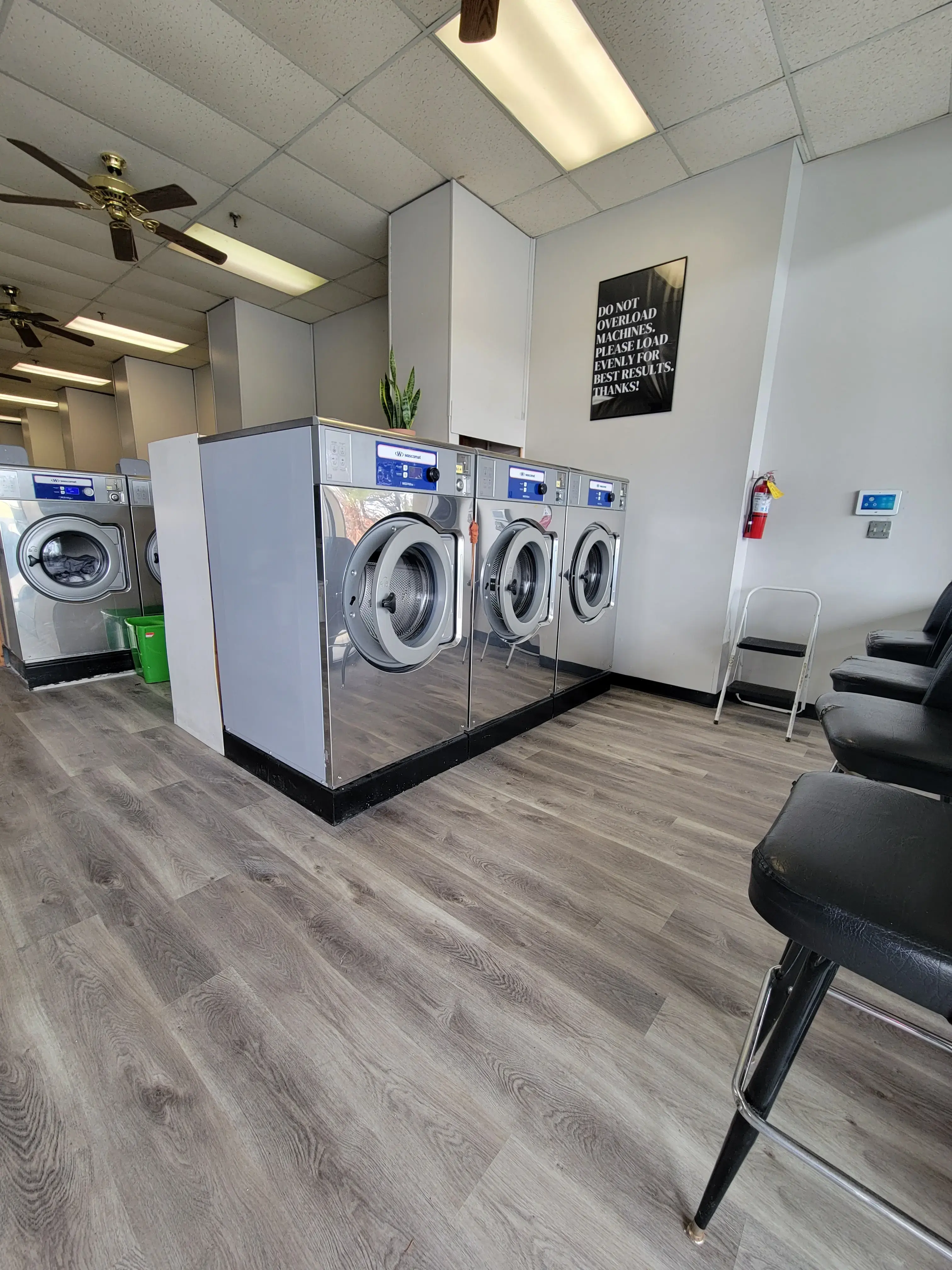Happy Bubbles Laundromat thumbnail 13