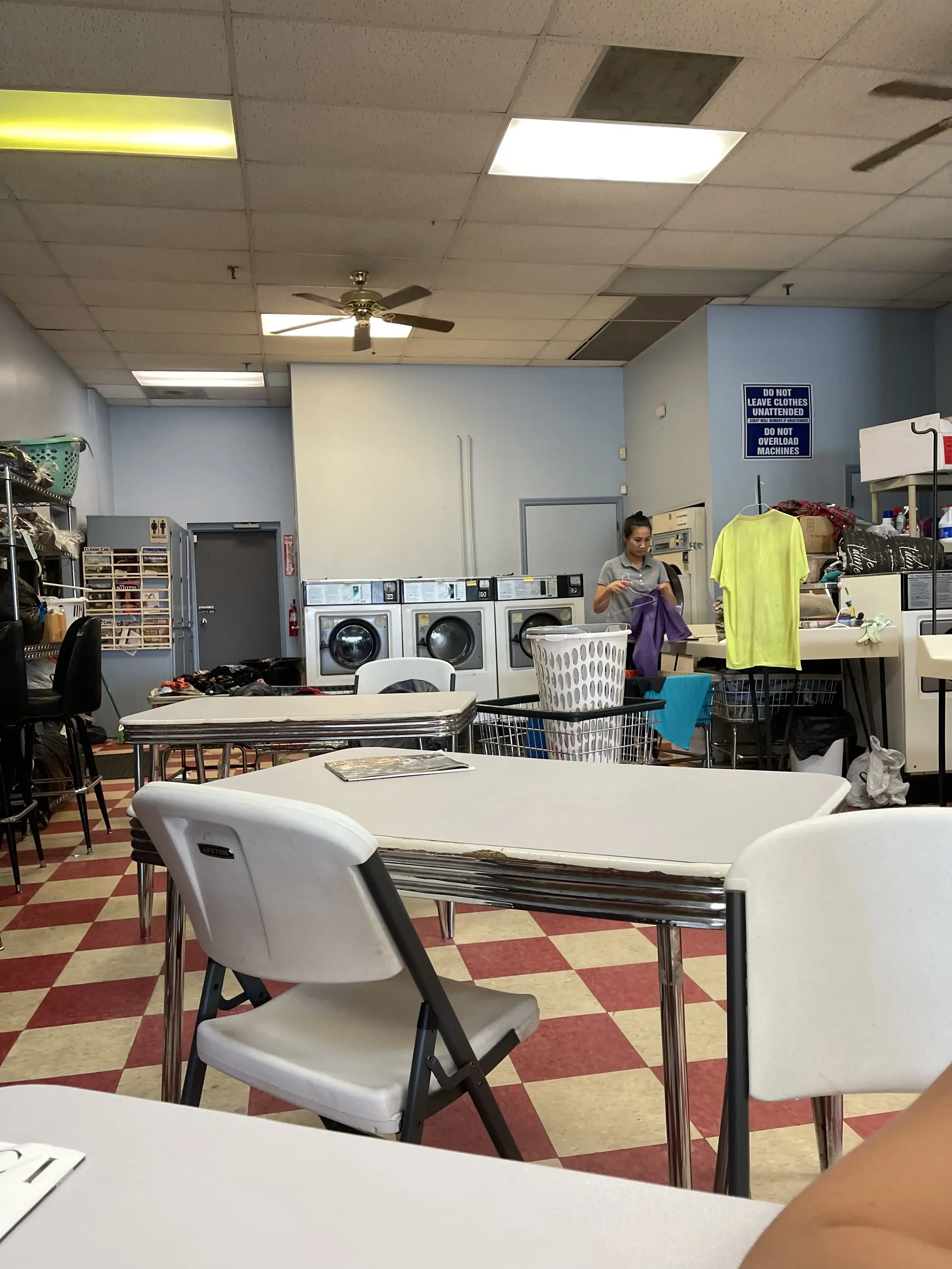 Happy Bubbles Laundromat thumbnail 7