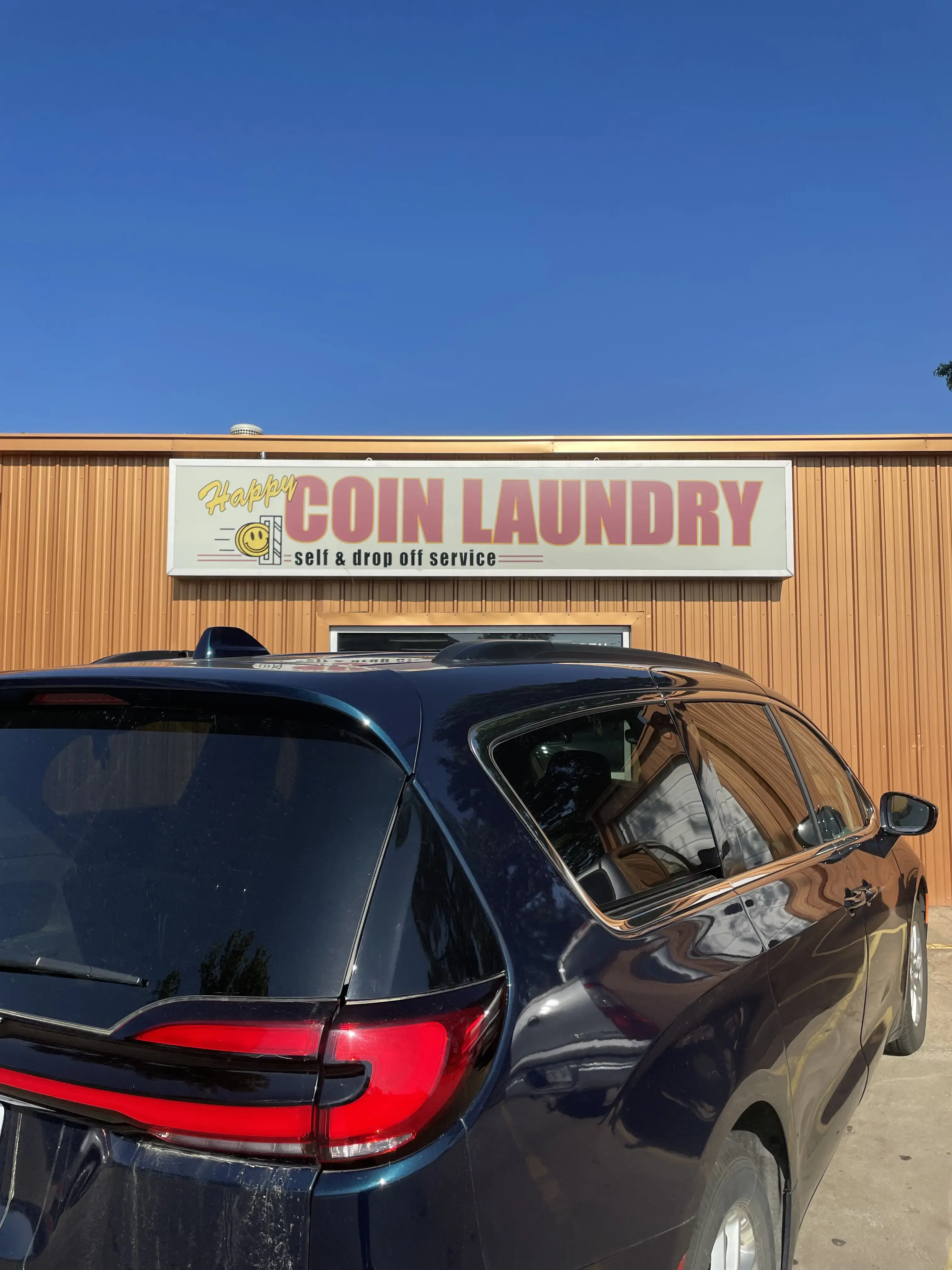 Happy Coin Laundry thumbnail 10