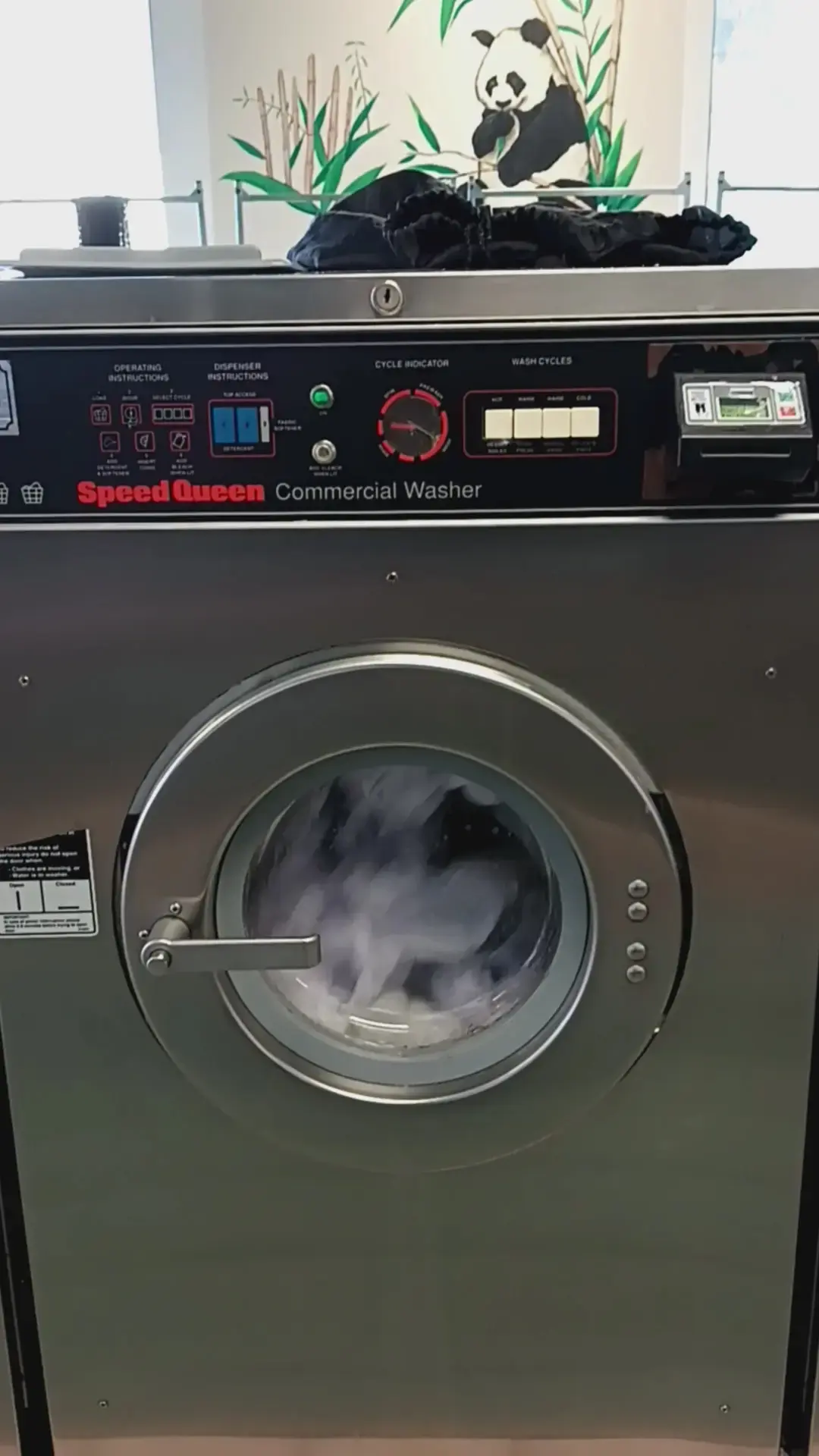 Happy Face Laundromat thumbnail 18