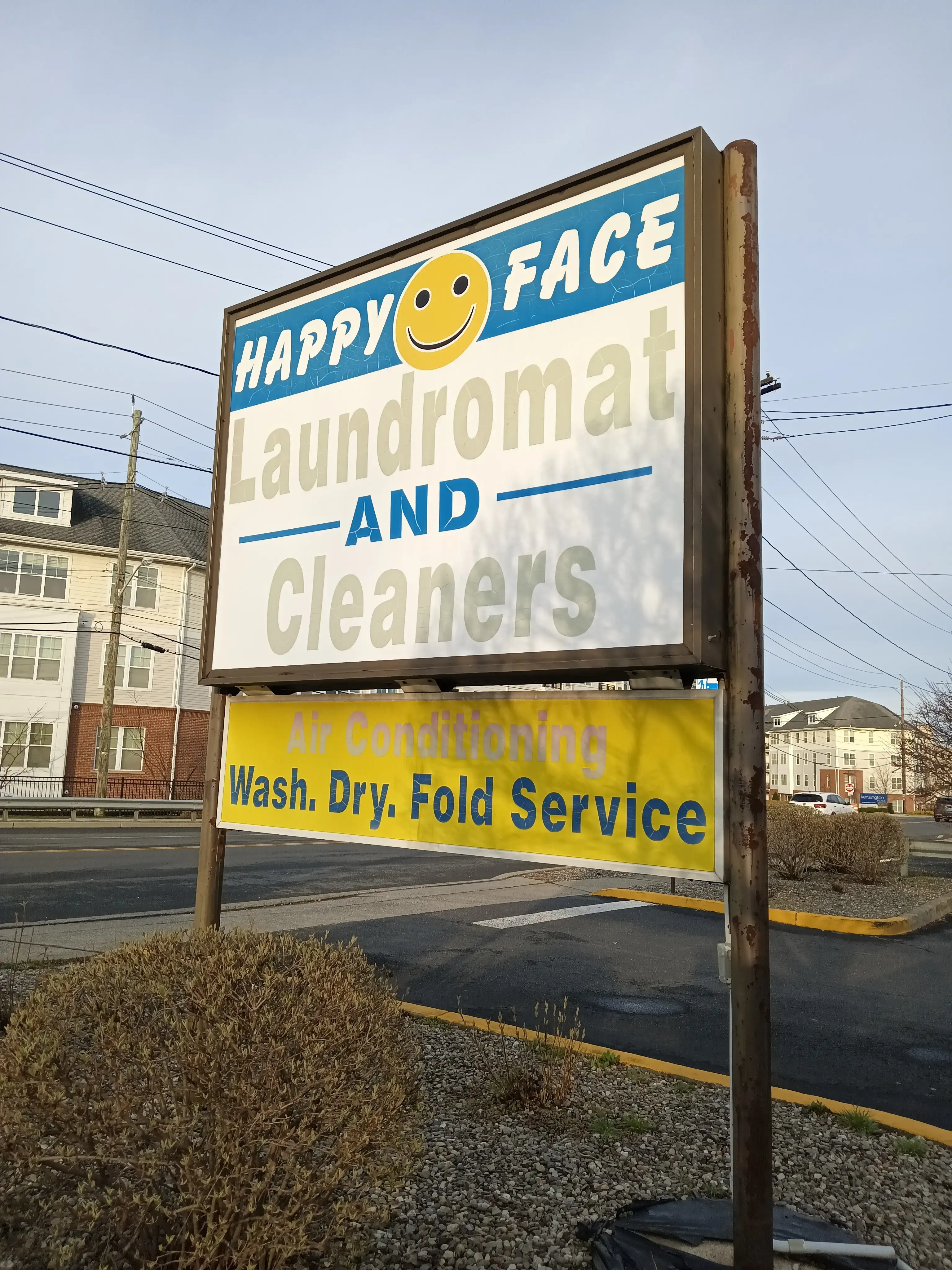 Happy Face Laundromat thumbnail 6