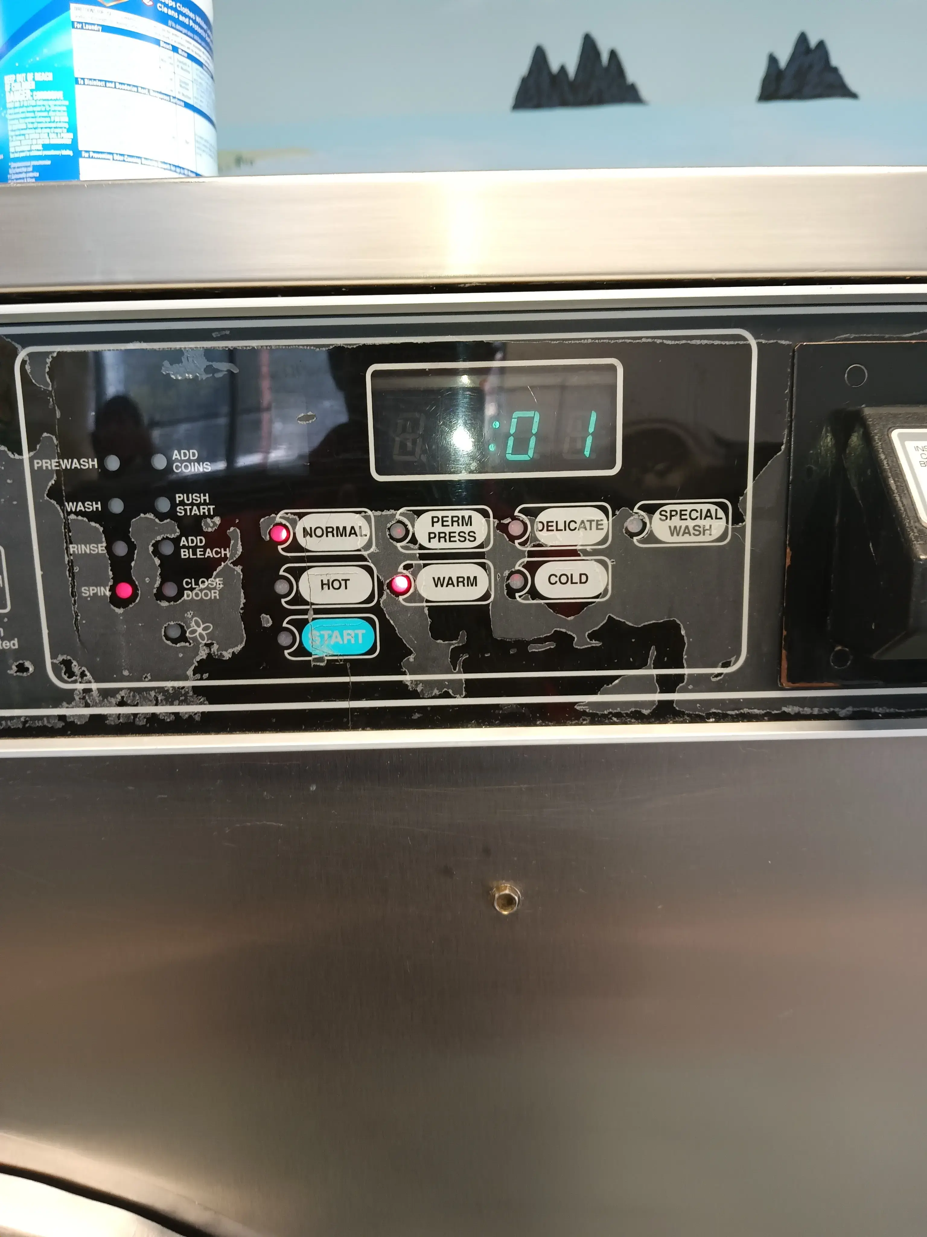 Happy Face Laundromat - Image 13