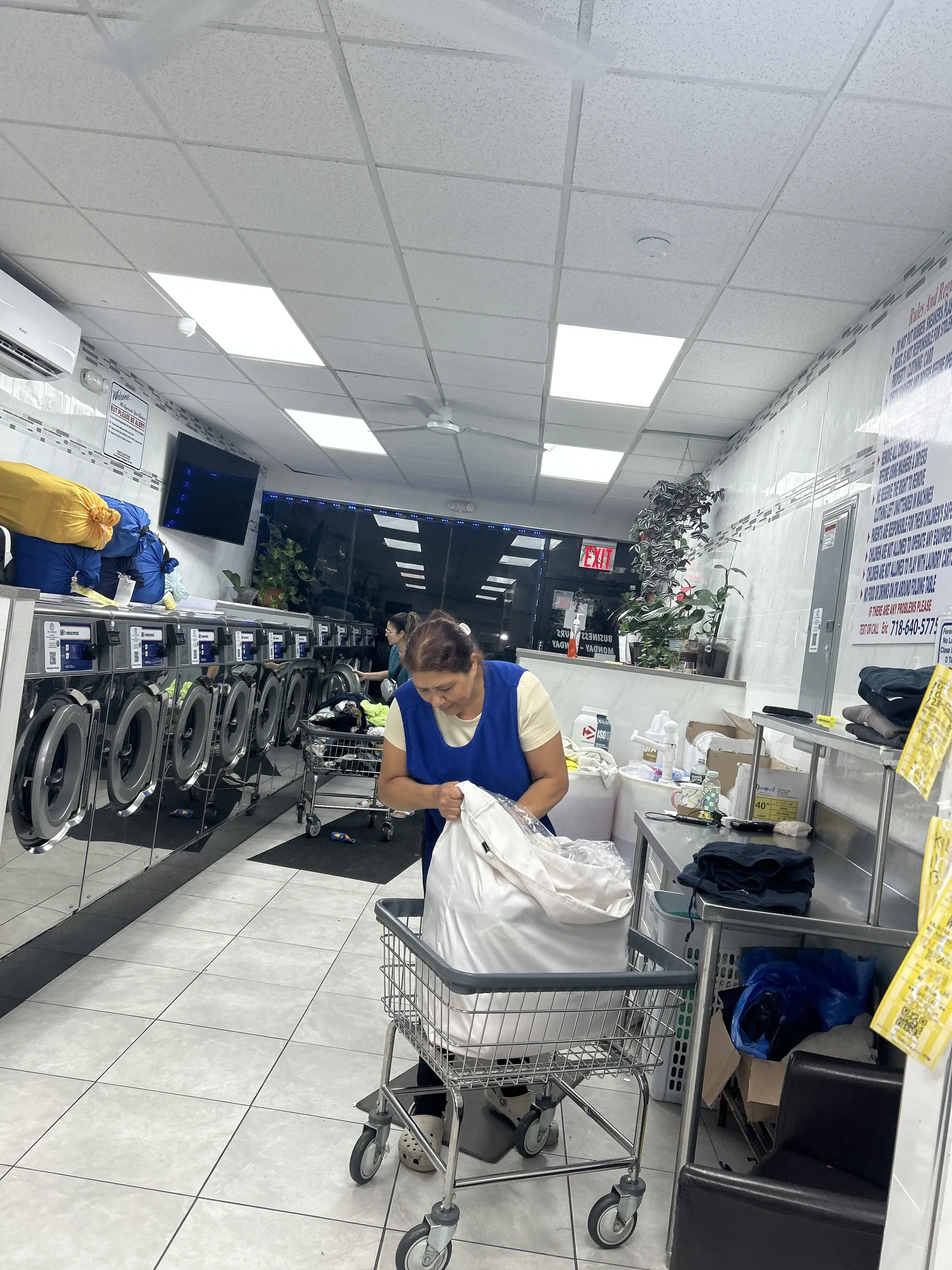 Happy Laundromat 3 - Image 16
