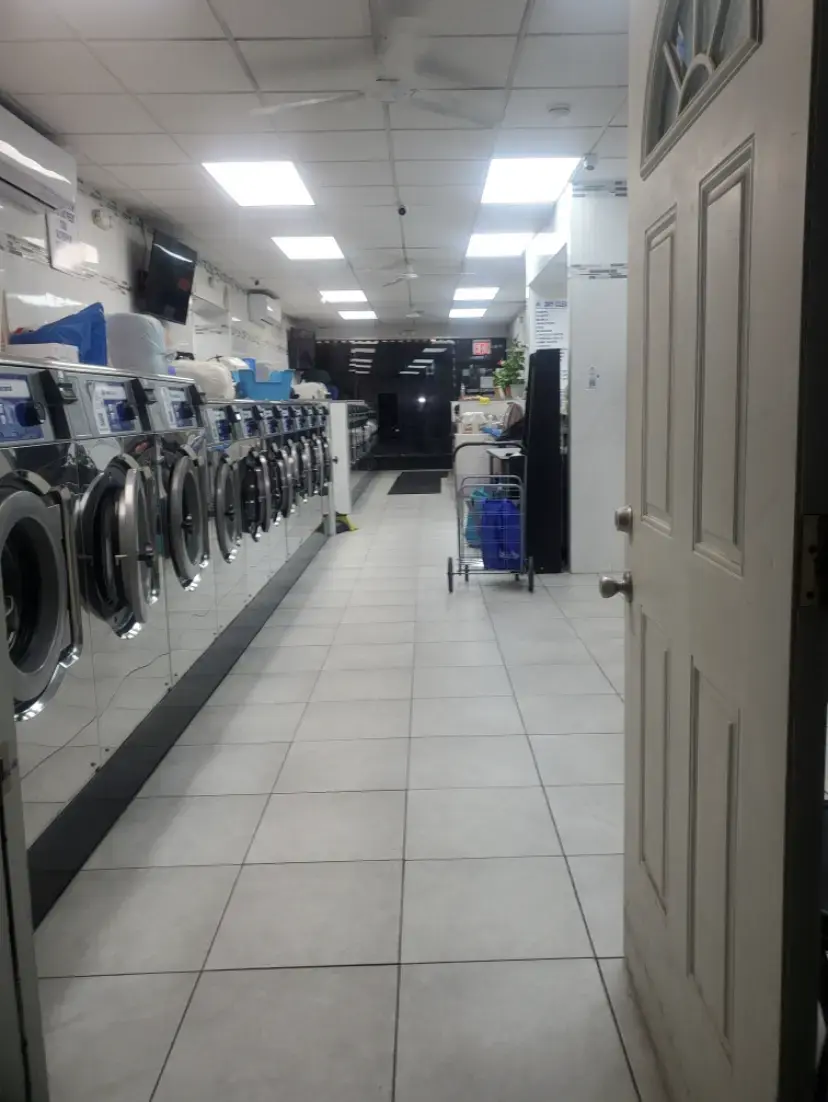 Happy Laundromat 3 - Image 20