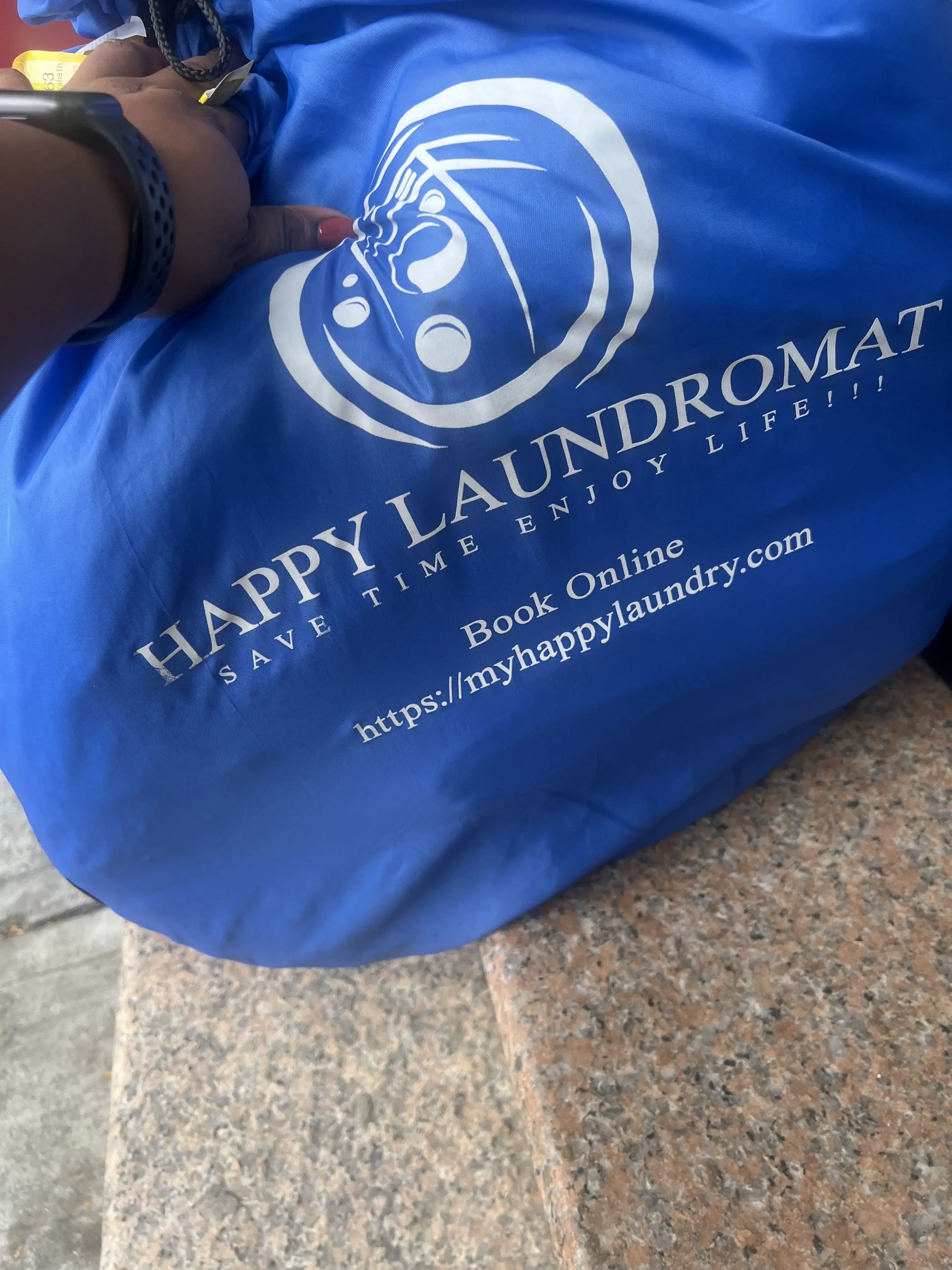 Happy Laundromat - Image 19